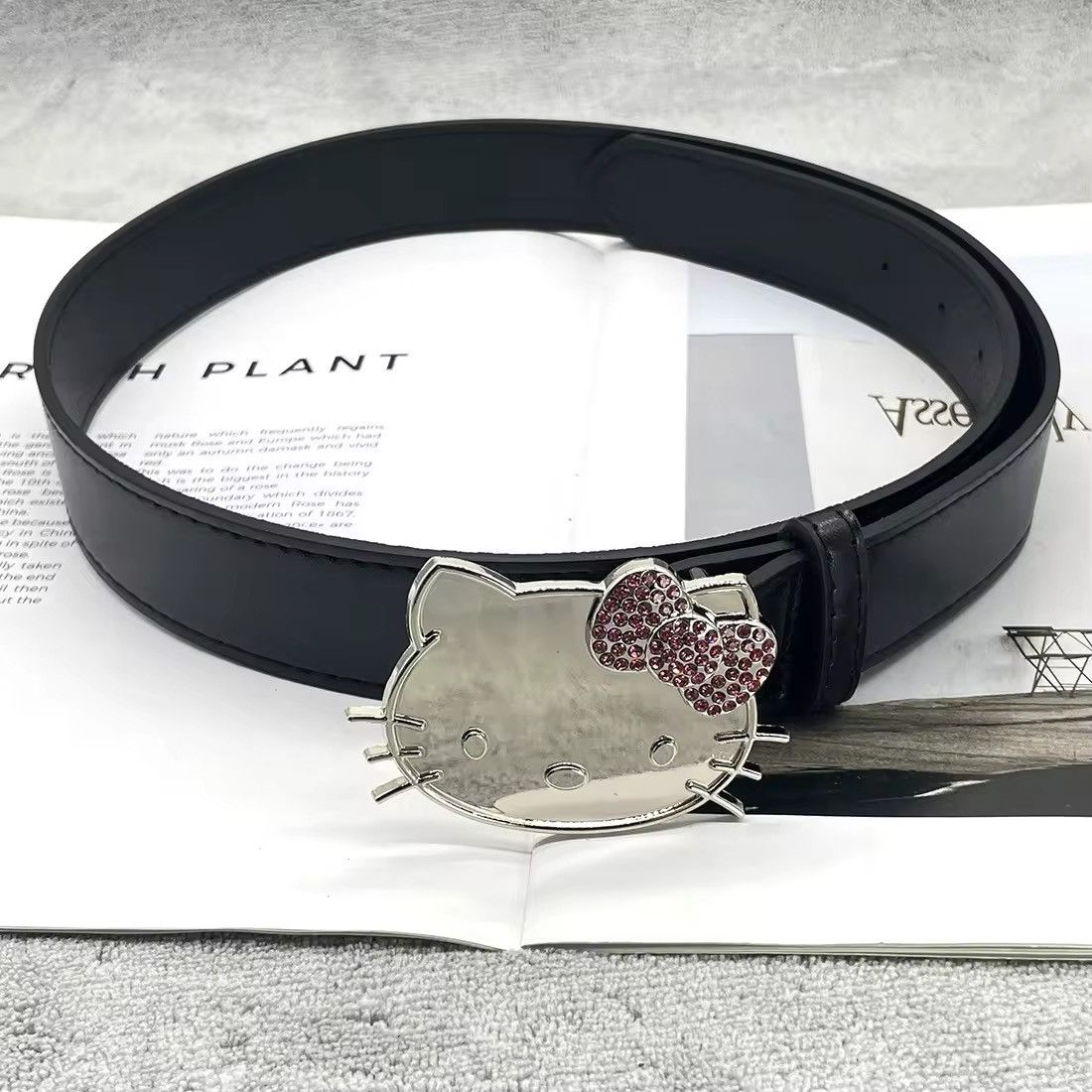 Japanese Brand y2k 2000s Hello Kitty rhinestone grunge goth emo punk belt Size ONE SIZE - 1 Thumbnail