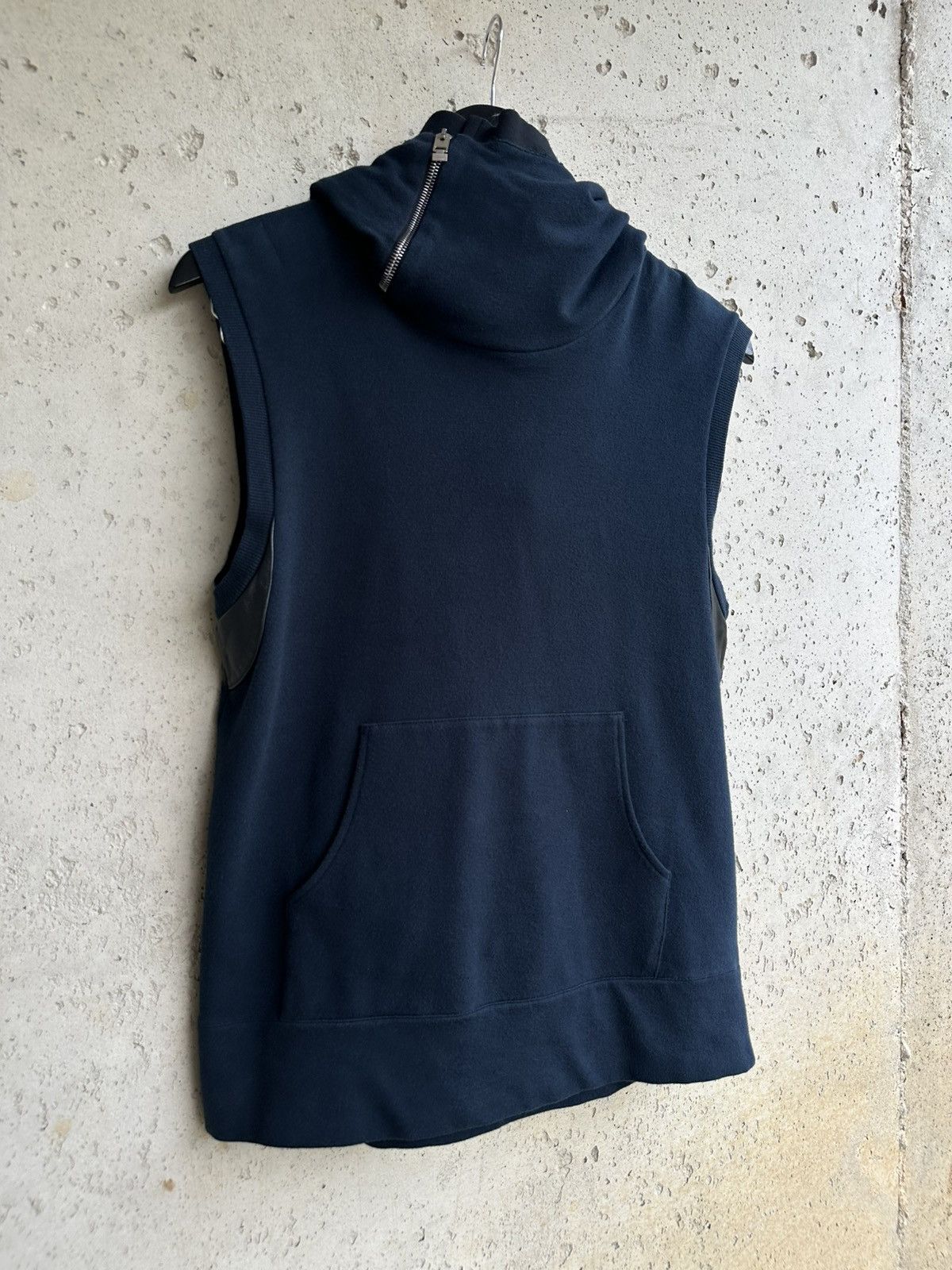 Dior AW04 ‘Leather Appliqué’ High-Neck Sleeveless Hoodie Size US S / EU 44-46 / 1 - 1 Thumbnail