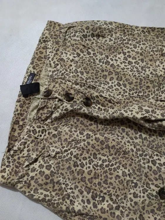 Other Michele Bohbot Leopard Cargo multi pocket Pants Size 29" - 4 Thumbnail