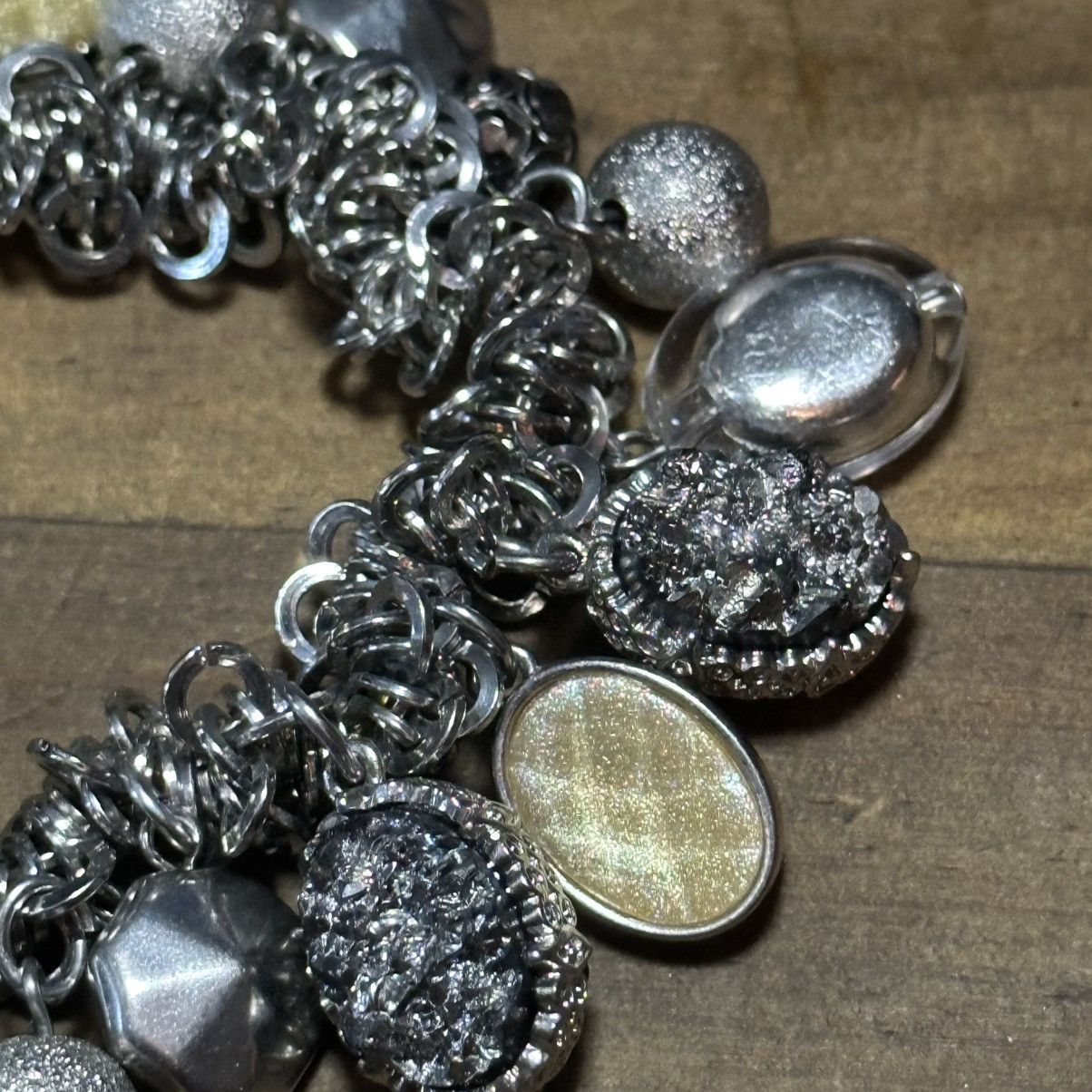 Other Silver tone scrunchy charm dangle bracelet Size ONE SIZE - 6 Thumbnail