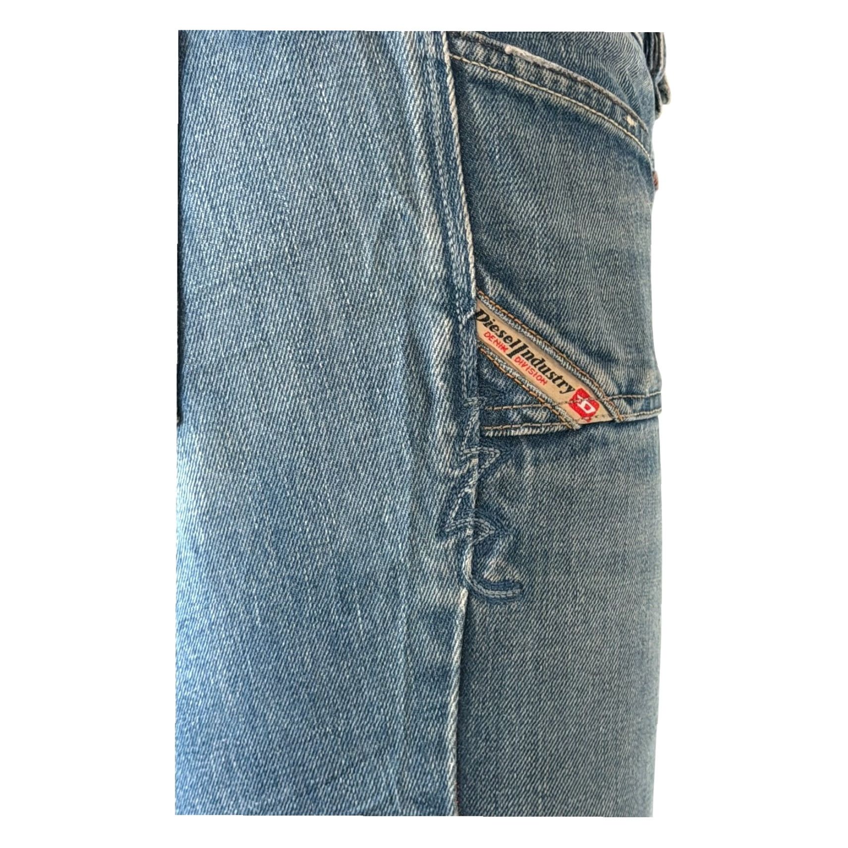 Diesel VINTAGE Diesel Jeans HUSH 30 Bootcut Flare Denim 0070L Made in Italy Women 30 Blue 2005 Size 30" / US 8 / IT 44 - 5 Thumbnail