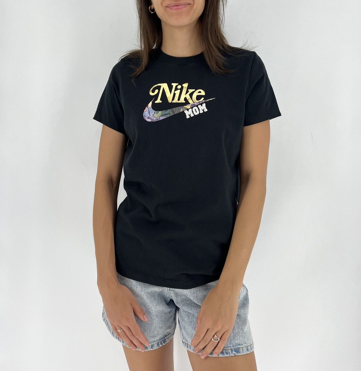 Nike Vintage Y2K Nike "Mom" Center Swoosh Logo T-Shirt Size M / US 6-8 / IT 42-44 - 2 Thumbnail