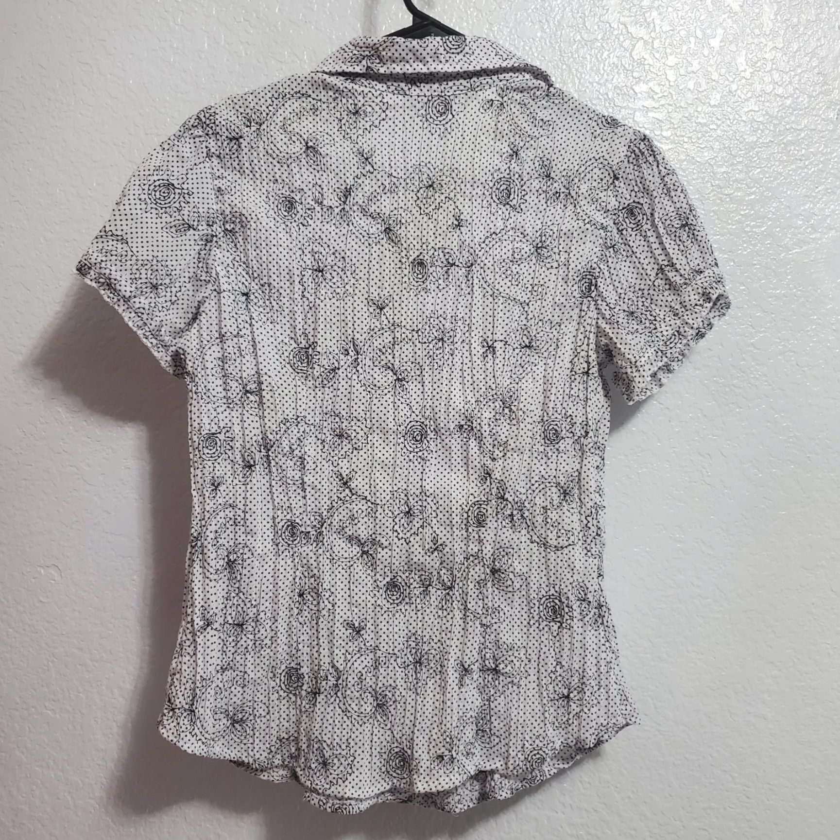 Vintage MacDougal & Houston Top Women L White Black Polka Dot Floral Embroidered Ruffle Button-Up Short Sleeve Collared Size L / US 10 / IT 46 - 2 Thumbnail
