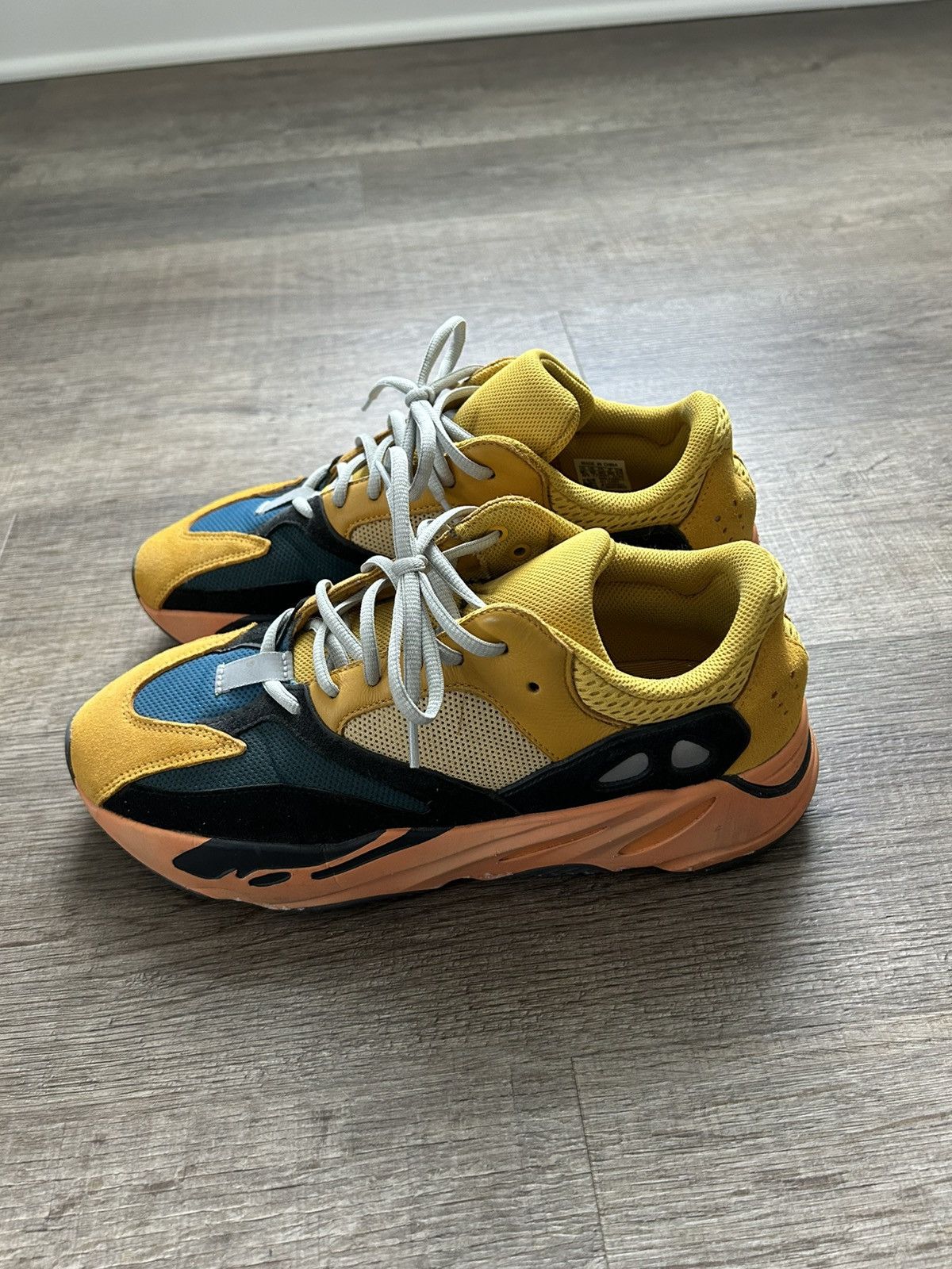 Yeezy Yeezy 700 Sun Size US 10.5 / EU 43-44 - 3 Thumbnail