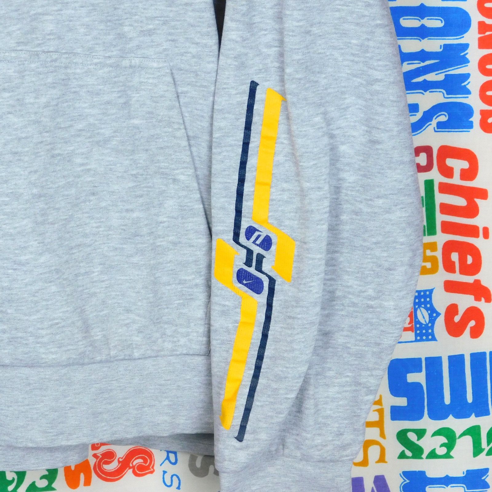 Nike Y2K Nike Hoodie XL Silver Tag Box Logo Sleeve Print Gray Size US XL / EU 56 / 4 - 5 Thumbnail
