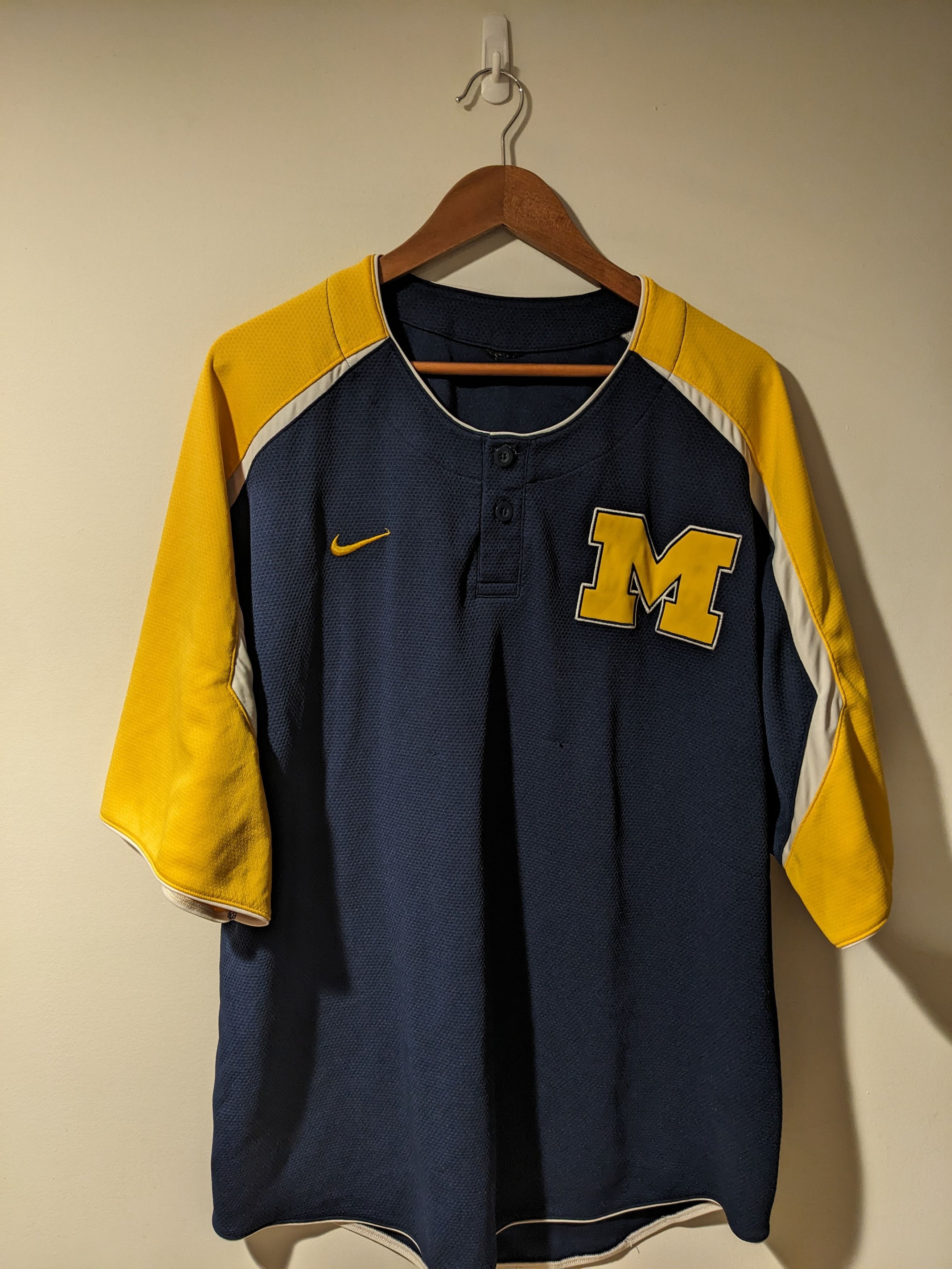 Nike × Vintage Vintage Y2K Nike Michigan Wolverines Dry Fit Shirt Size US XXL / EU 58 / 5 - 1 Thumbnail