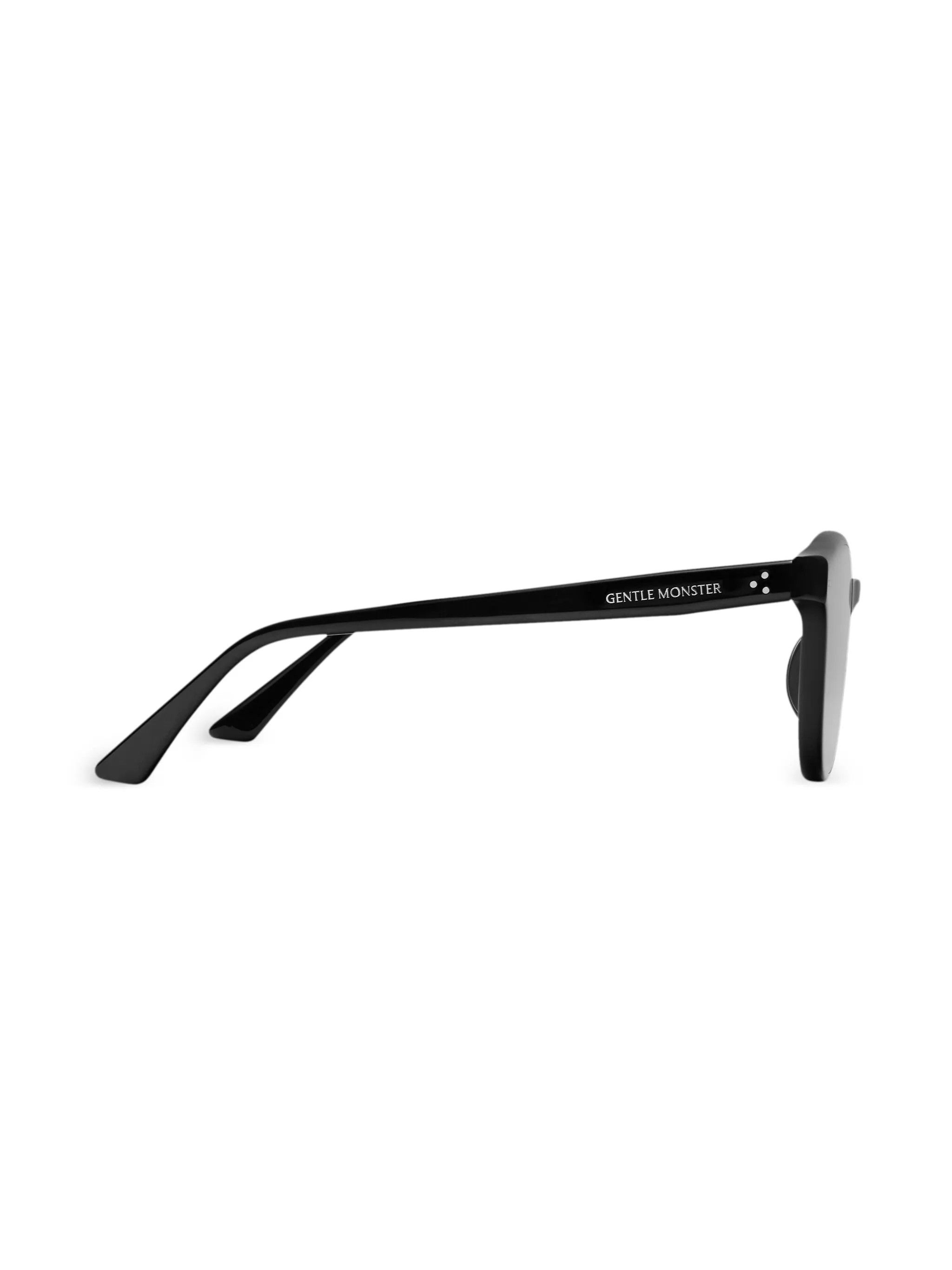 Gentle Monster o1tko10426 Size: OS / Jade O1 Sunglasses in Black Size ONE SIZE - 4 Thumbnail