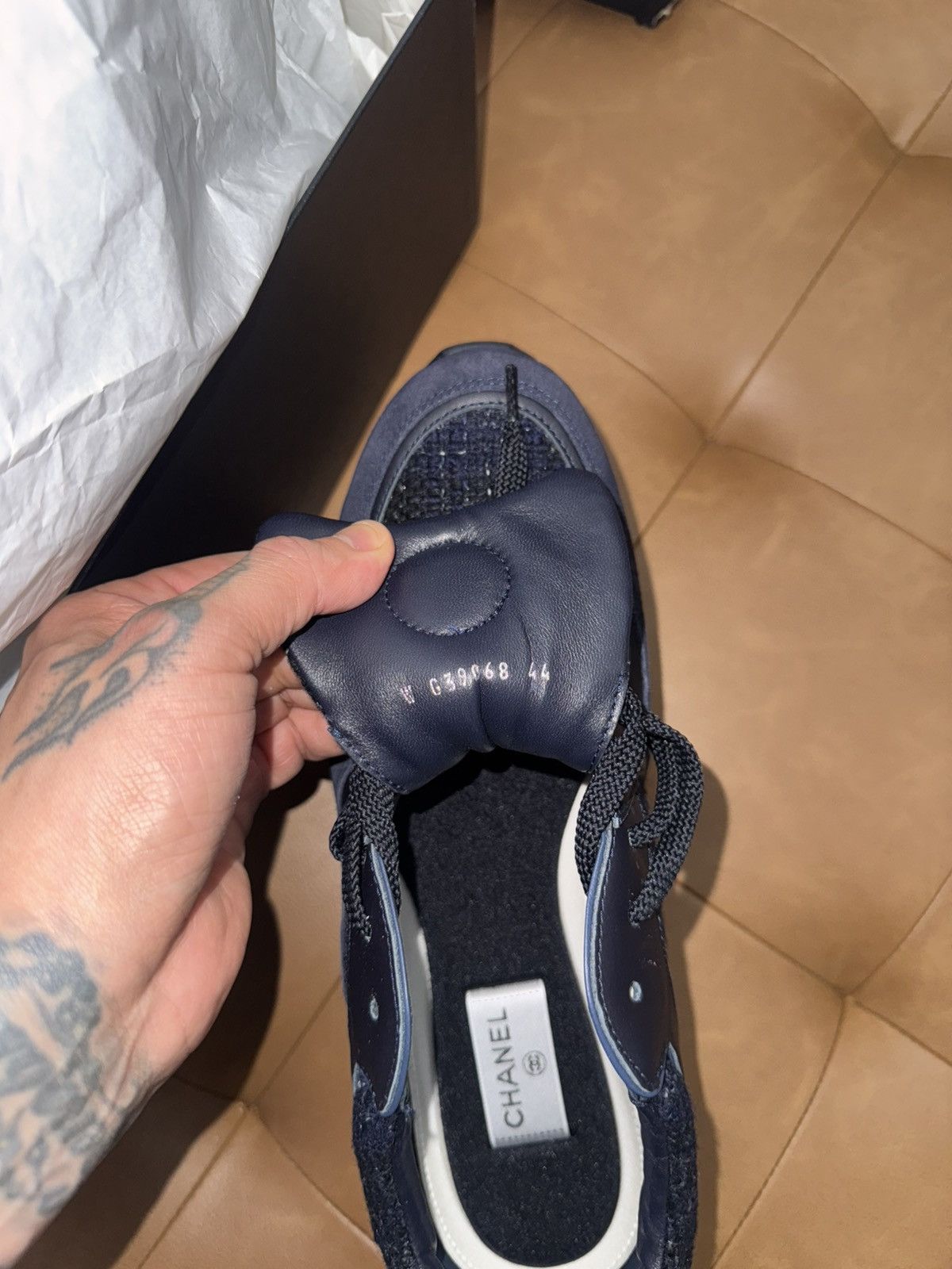 Chanel Chanel suede cc sneakers Size US 11 / EU 44 - 8 Thumbnail