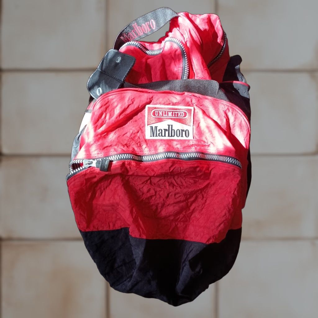 Marlboro VINTAGE Marlboro Unlimited Duffle Bag 18x12x12 Red Nylon Travel Men Large 1990s Smokers Outdoors Adventure Zip Pattern Solid 1990s Size ONE SIZE - 1 Thumbnail