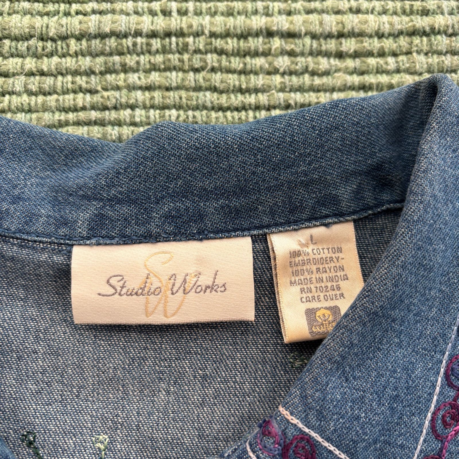 Vintage VTG 90s StudioWorks Chainstitched Floral Denim Womens Jacket Size L / US 10 / IT 46 - 3 Thumbnail