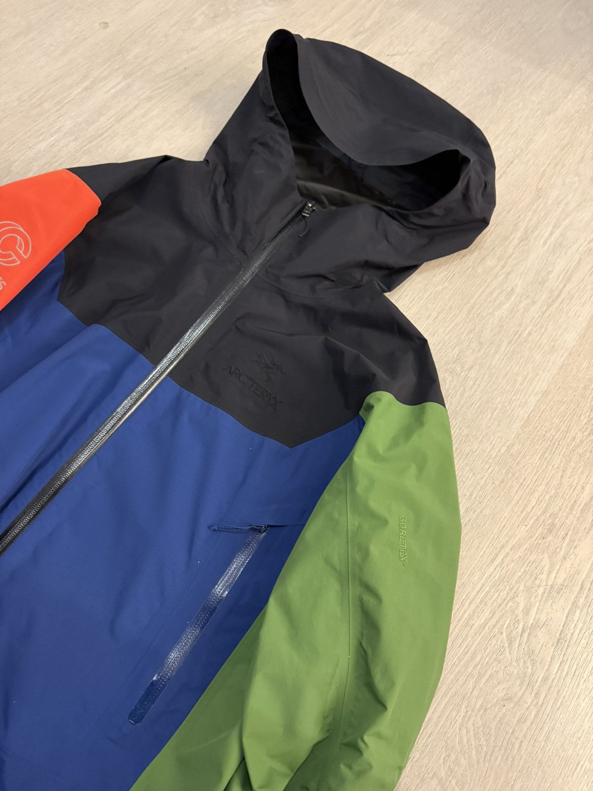Arc'teryx × CNCPTS Concepts x Arc’teryx Beta SL Rainbow Colorblock Jacket Shell Size US M / EU 48-50 / 2 - 2 Thumbnail