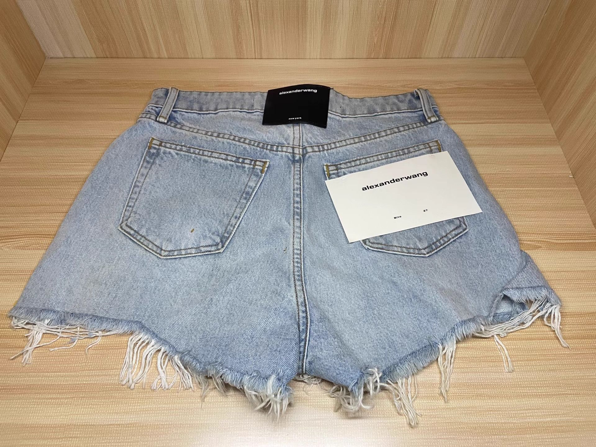 Alexander Wang Alexander Wang Frayed Hem Denim Shorts K6 Size 27" / US 4 / IT 40 - 2 Thumbnail