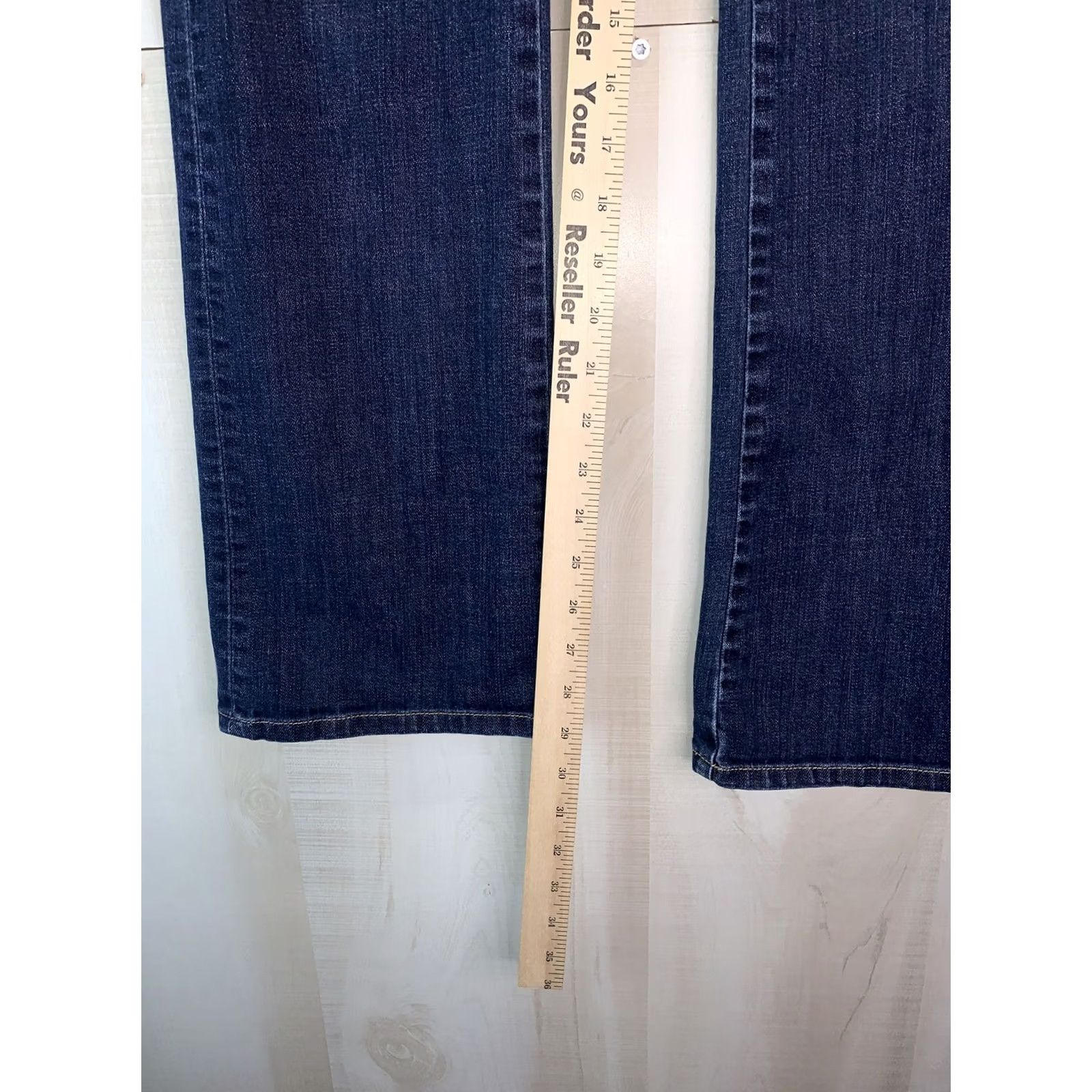 Banana Republic Banana Republic Jeans Women’s 28 Boot Cut Denim Blue -Bootcut- SZ 28 Jeans Women’s Regular 28 Blue Denim Cotton ZIP Size 28" / US 6 / IT 42 - 4 Thumbnail