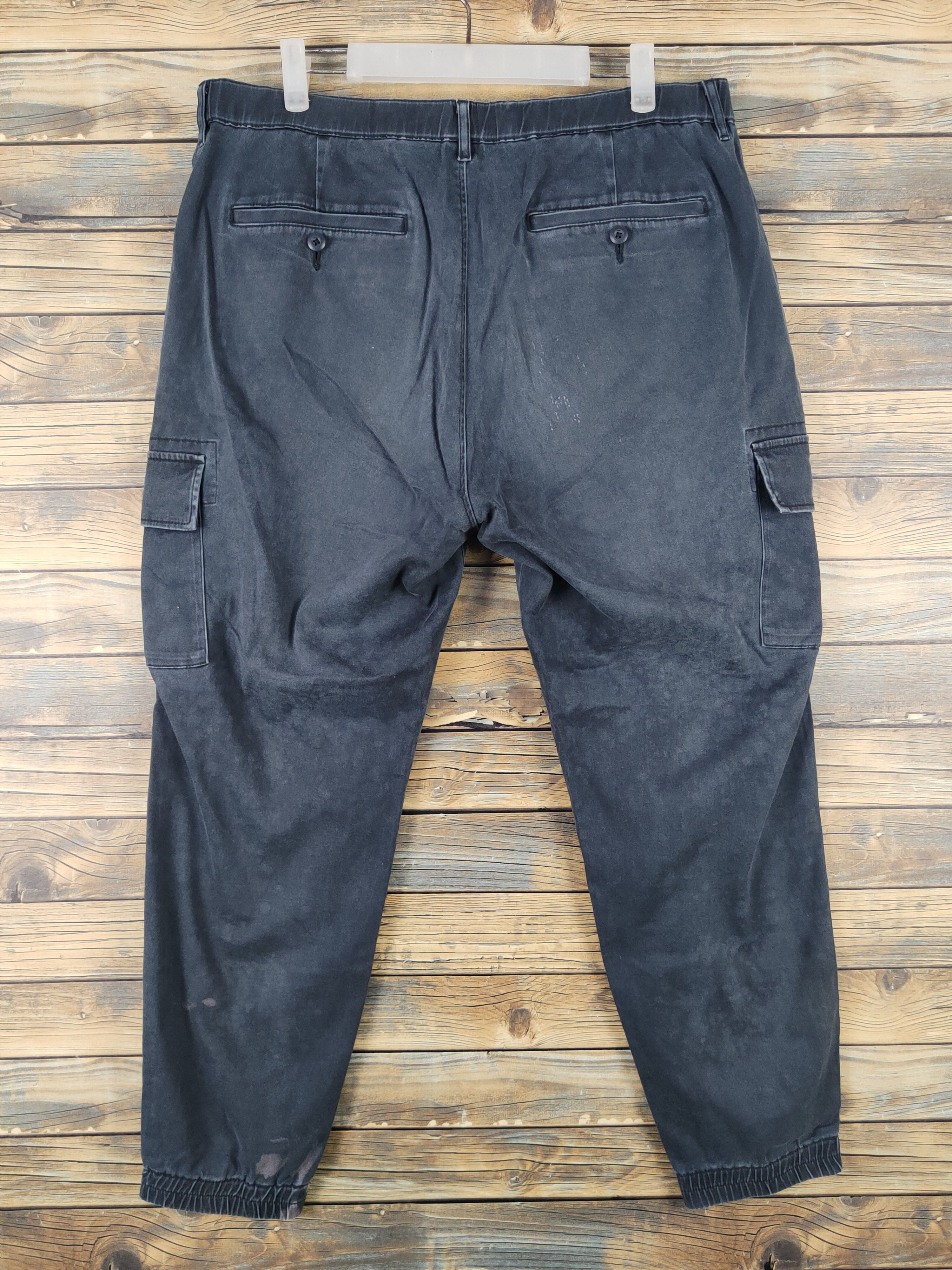 Japanese Brand Uniqlo Black Faded Multipocket Cargo Pants #W2102 Size US 37 - 7 Thumbnail