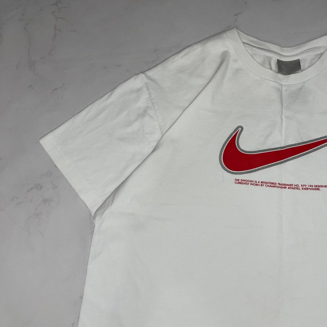 Nike Nike vintage big red swoosh white tee shirt size L Size US L / EU 52-54 / 3 - 3 Thumbnail