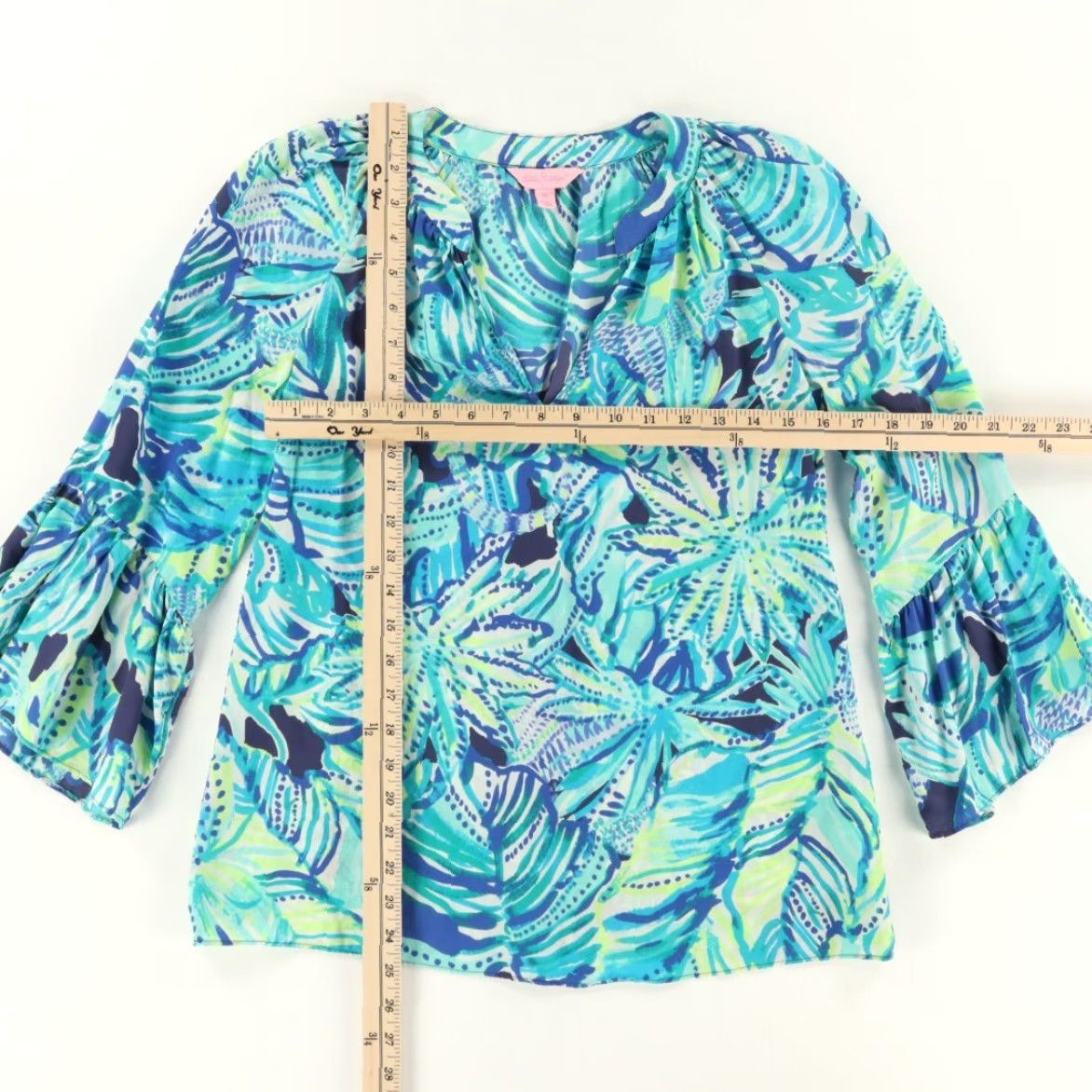 Lilly Pulitzer Lilly Pulitzer Matilda Armadilly Dally All Over Print V-Neck 3/4 Sleeve Top Women's XS Size XS / US 0-2 / IT 36-38 - 3 Thumbnail