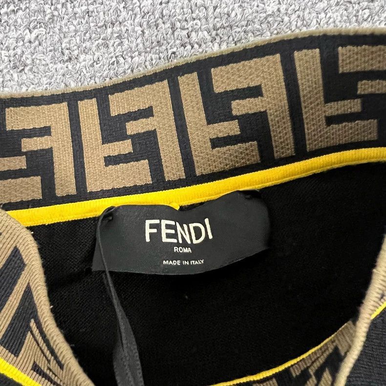 Fendi Fendi Logo Knit Sweater with Tag Size US L / EU 52-54 / 3 - 4 Thumbnail