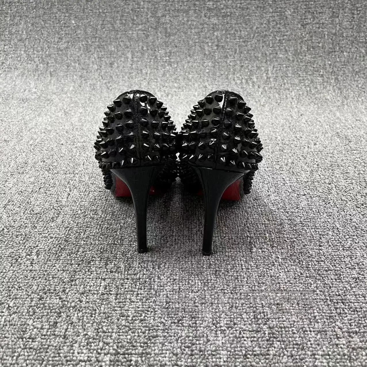 Christian Louboutin Christian Louboutin Black Rivet Red Sole Heels. Size US 5.5 / IT 35.5 - 4 Thumbnail