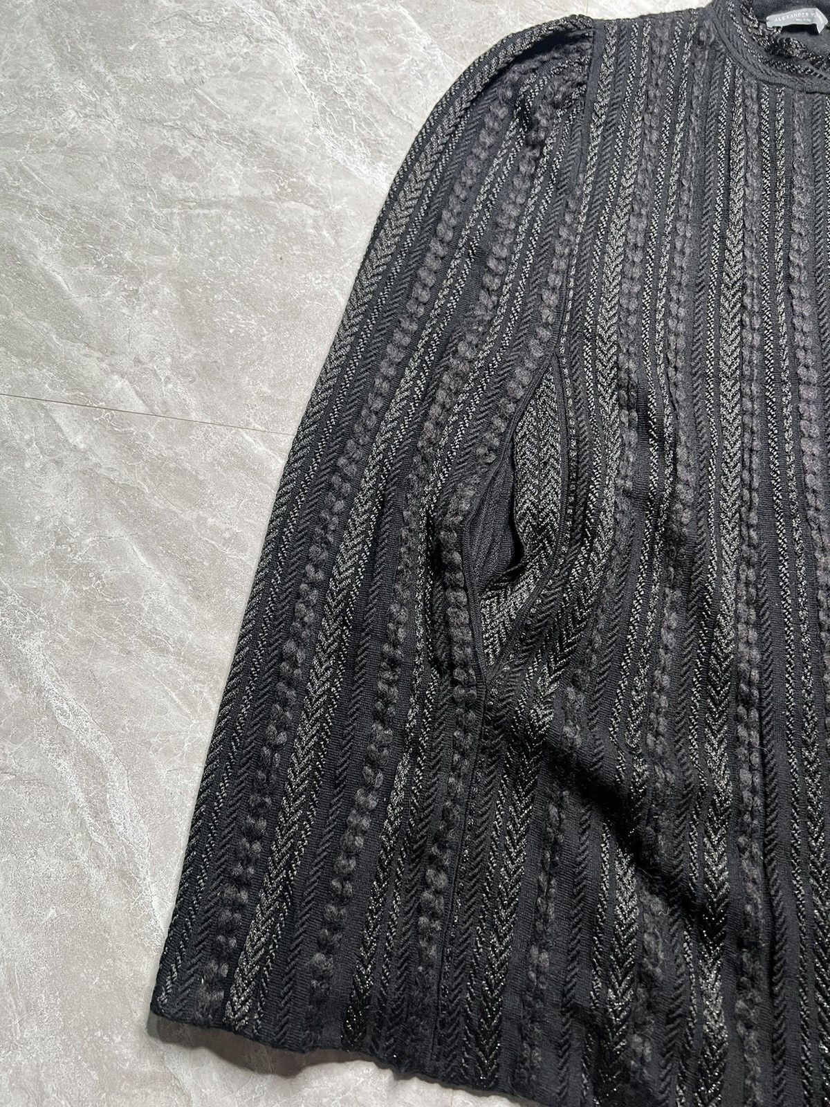 Alexander McQueen Alexander Mcqueen Black Textured Knit Cape Size S / US 4 / IT 40 - 5 Thumbnail