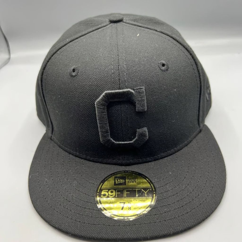 New Era Cleveland Indians Guardians Hat Men 7 5/8 Black Fitted Cap Size ONE SIZE - 1 Thumbnail