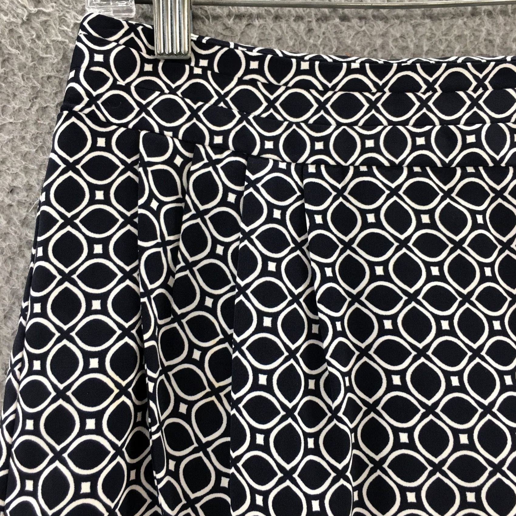 Banana Republic Banana Republic Mini Skirt Womens 2 Multicolor Floral Print Flat Front Zip Short Size 26" / US 2 / IT 38 - 3 Thumbnail