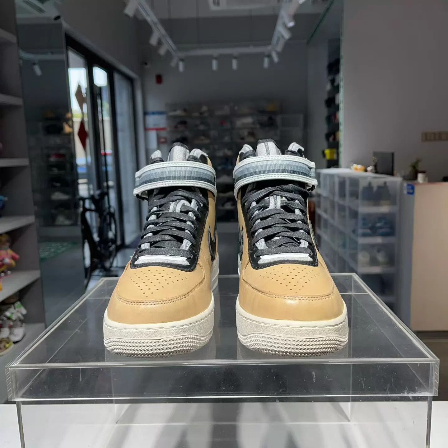Givenchy Nike AF1 x Givenchy 40.5 Worn 1x 677130-200 Size US 7.5 / EU 40-41 - 2 Thumbnail