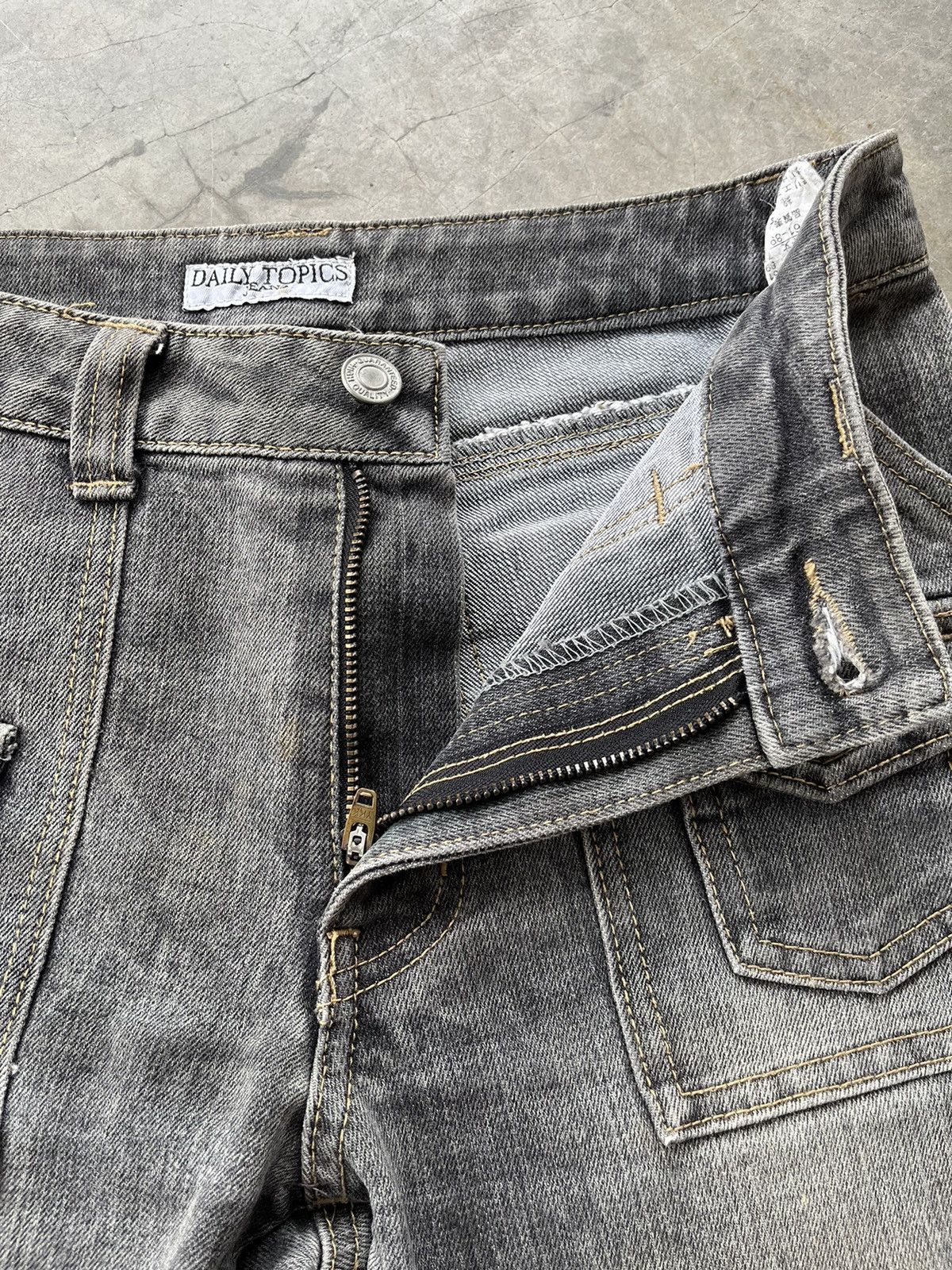 If Six Was Nine Flare jeans daily topics bushpant faded black low rise Size US 27 - 7 Thumbnail