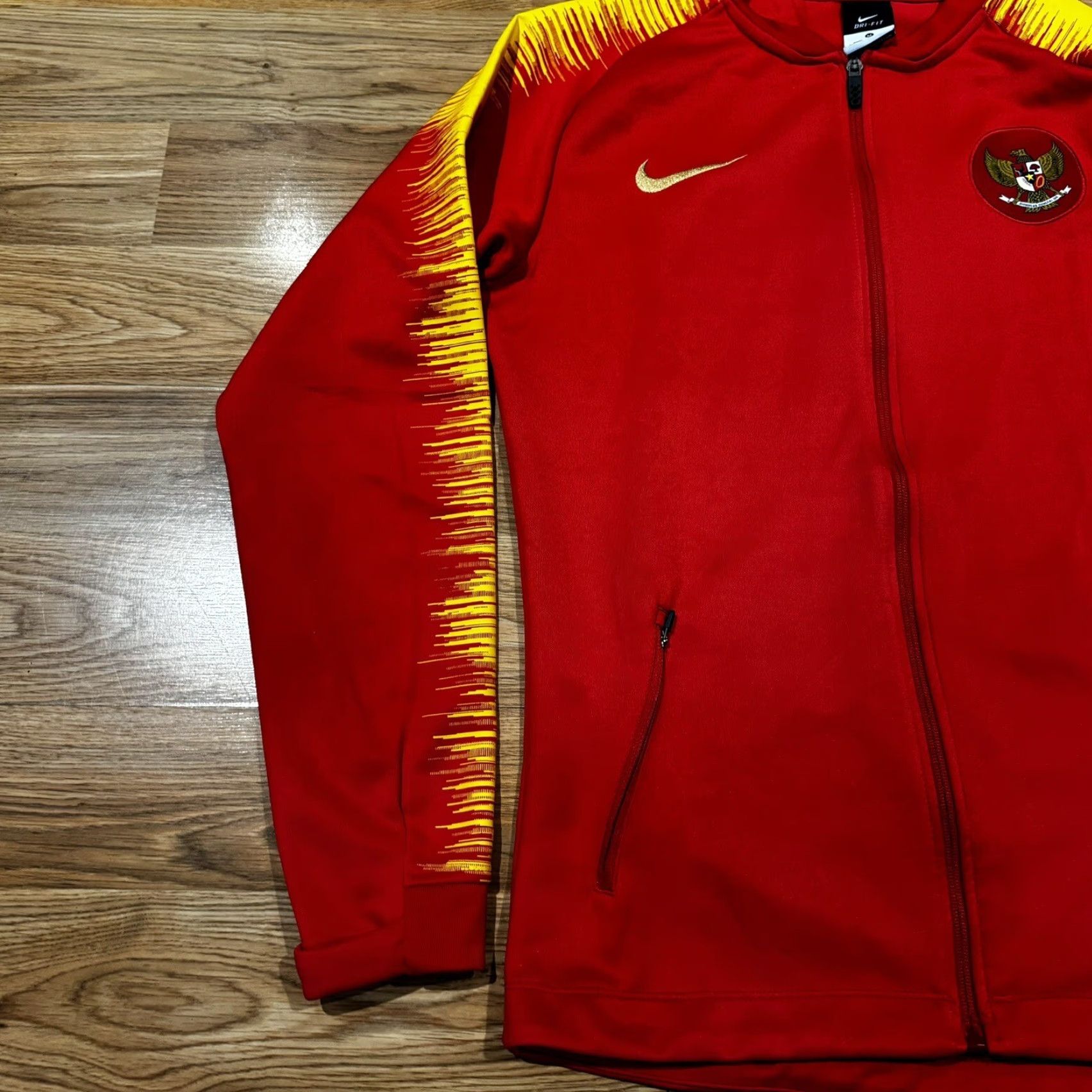 Nike Nike Dri-Fit Jacket Football Trainer Zip Medium Men Red Indonesia Garuda Jersey Embroidered Full Zip Vintage? Size US M / EU 48-50 / 2 - 7 Thumbnail