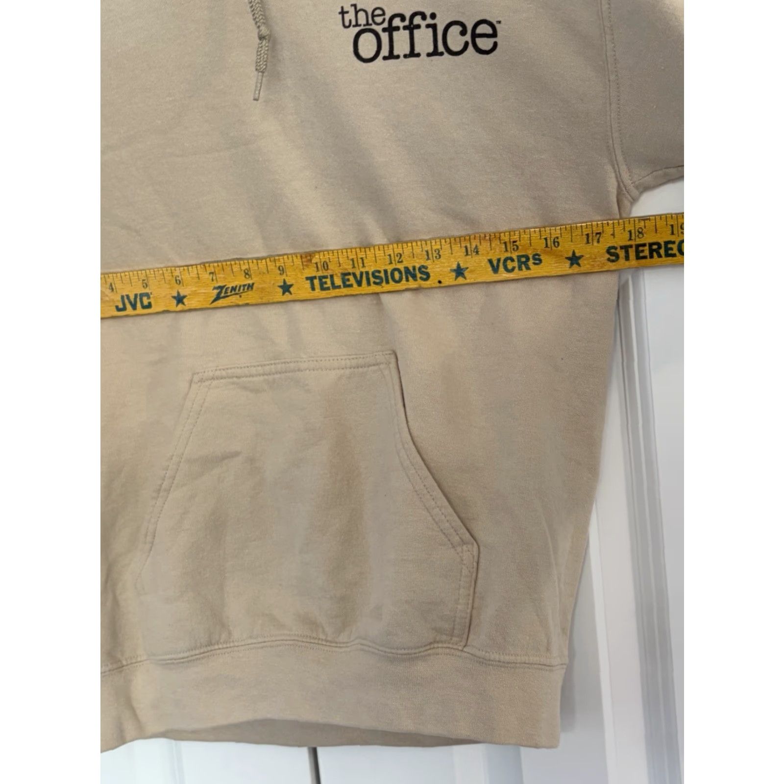 Gildan VINTAGE The Office Dunder Mifflin Sweatshirt Hoodie Beige Small Mens Hoodie Small Beige Dunder Mifflin Logo TV 90s Fans Size US S / EU 44-46 / 1 - 3 Thumbnail