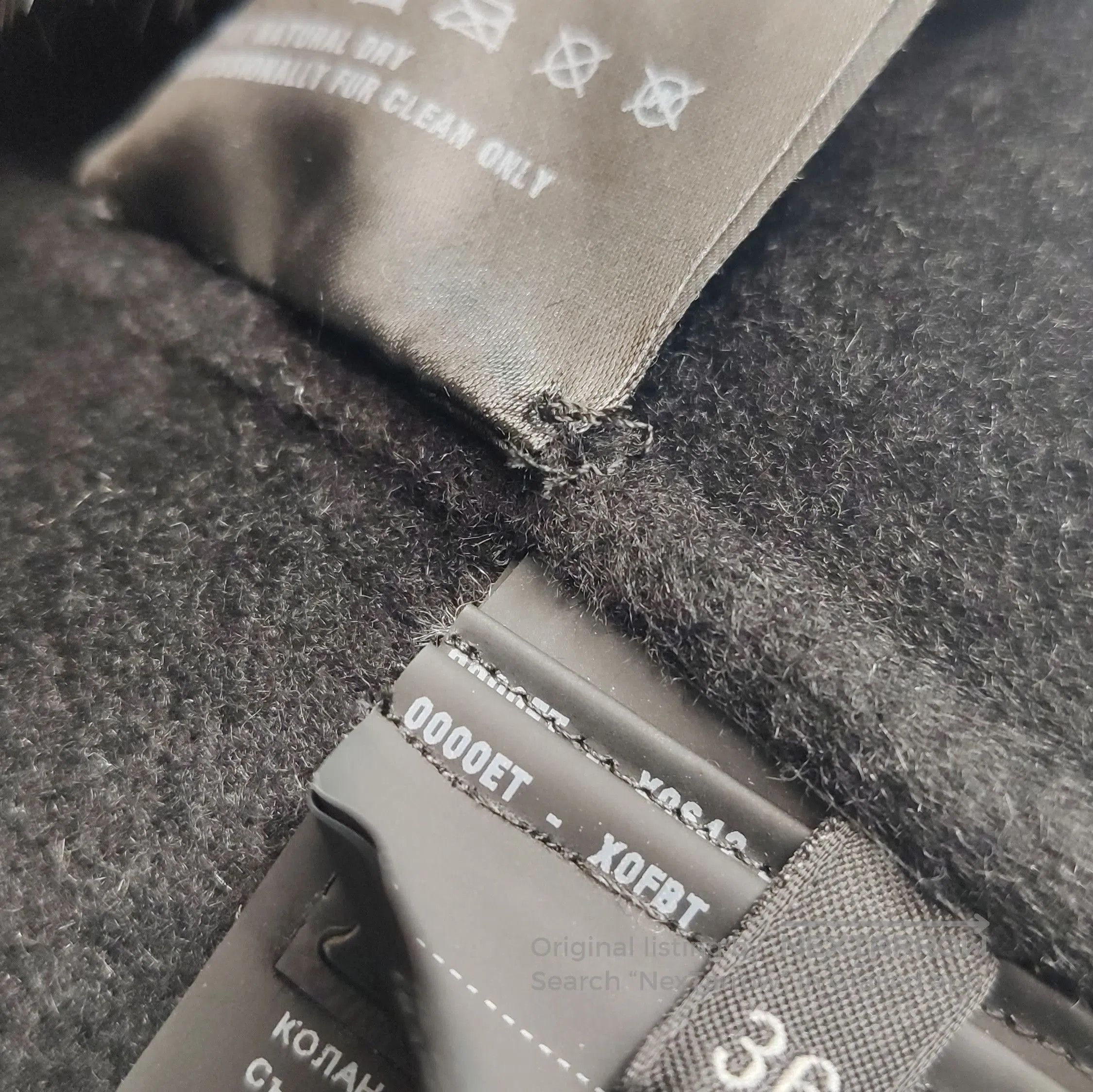 Prada Prada Double-Breasted Wool Coat with Fur Collar . Size US XXS / EU 40 - 9 Thumbnail