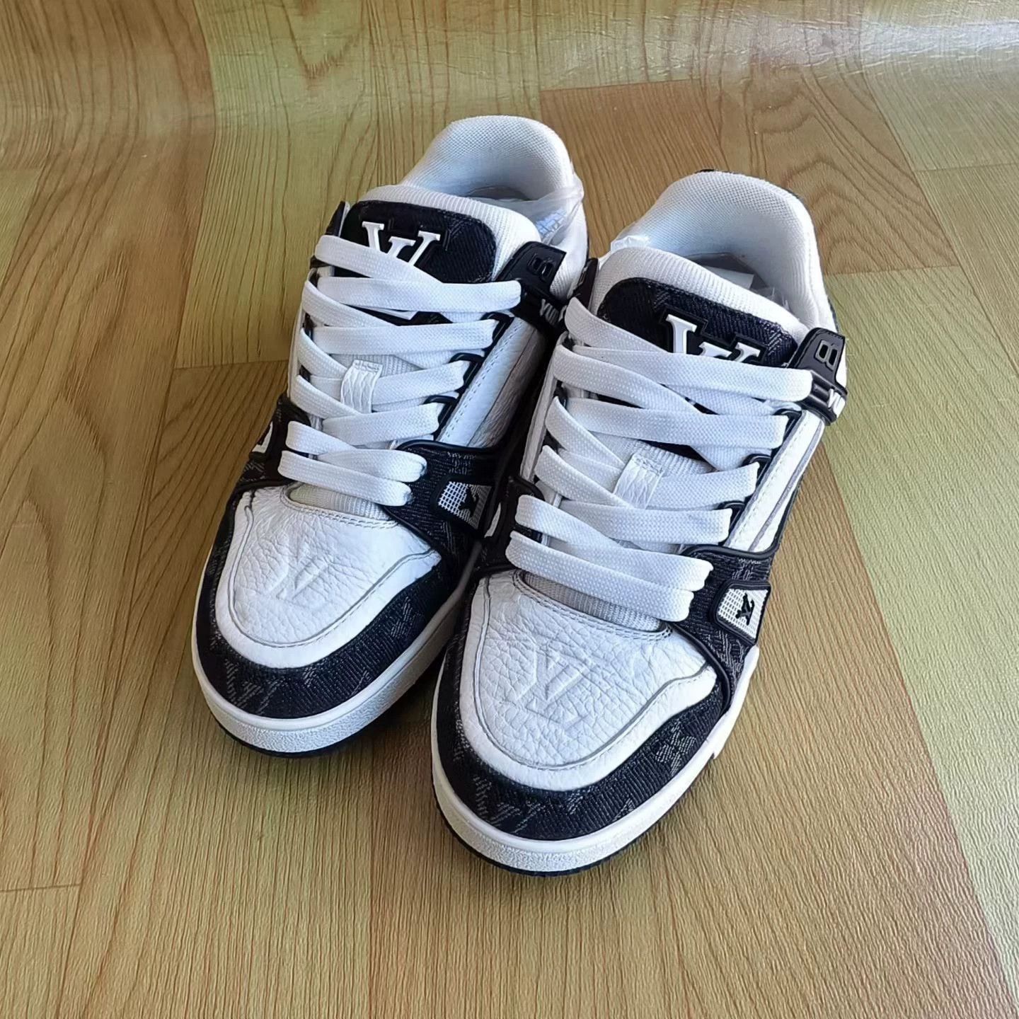 Louis Vuitton Louis Vuitton Trainer Black and White Monogram Jeans Size US 5.5 / IT 35.5 - 1 Thumbnail