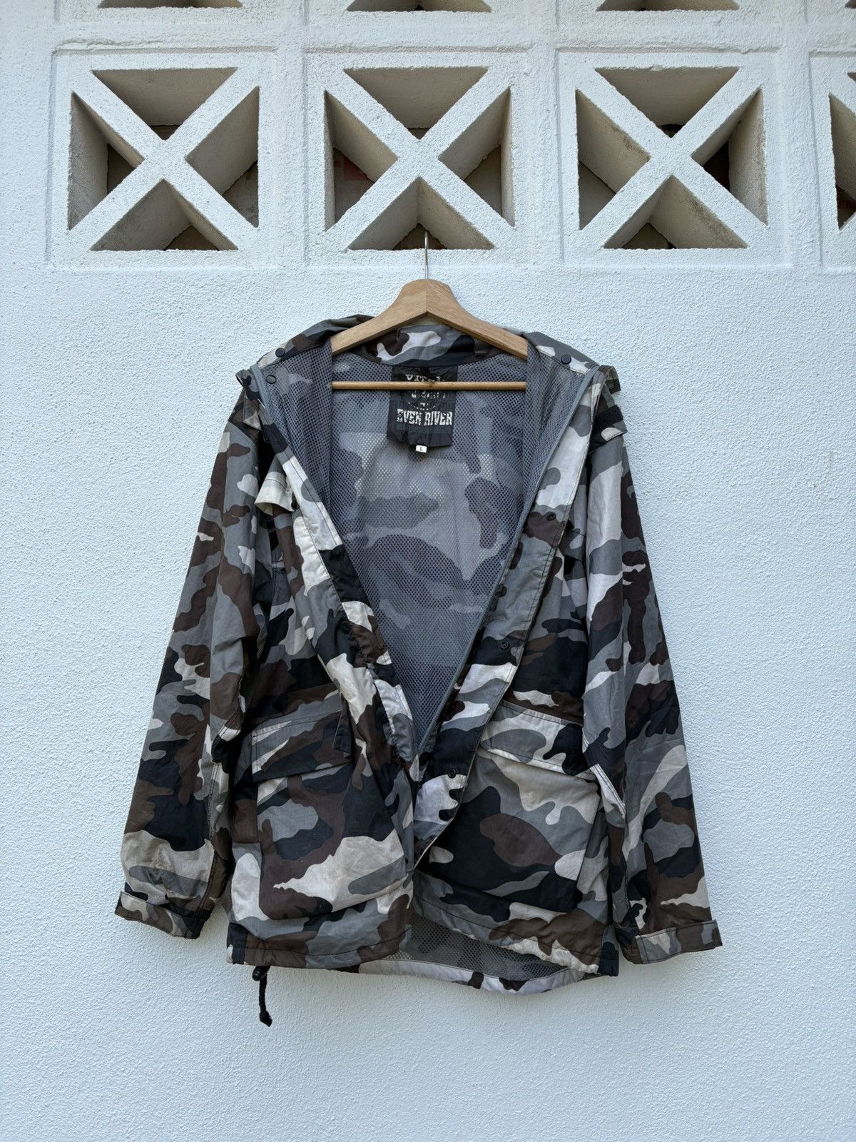 Japanese Brand Even River Camouflage Hooded Windbreaker Jacket Size US L / EU 52-54 / 3 - 9 Thumbnail