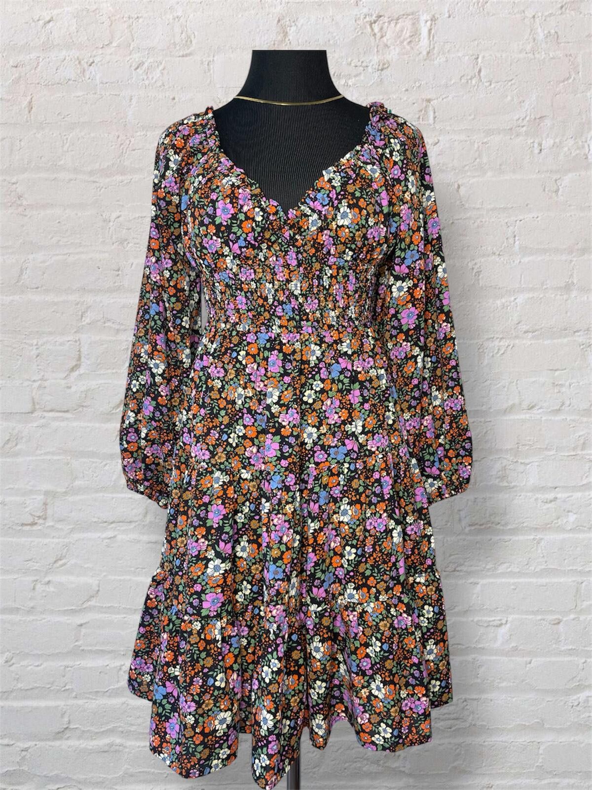 white sheath dress with sleeves Petal Sleeve – Diva's Den Fashion, LLC Satin Pink Short Front Made from 65% cotton BLACK PINK Color:NAVY STONE