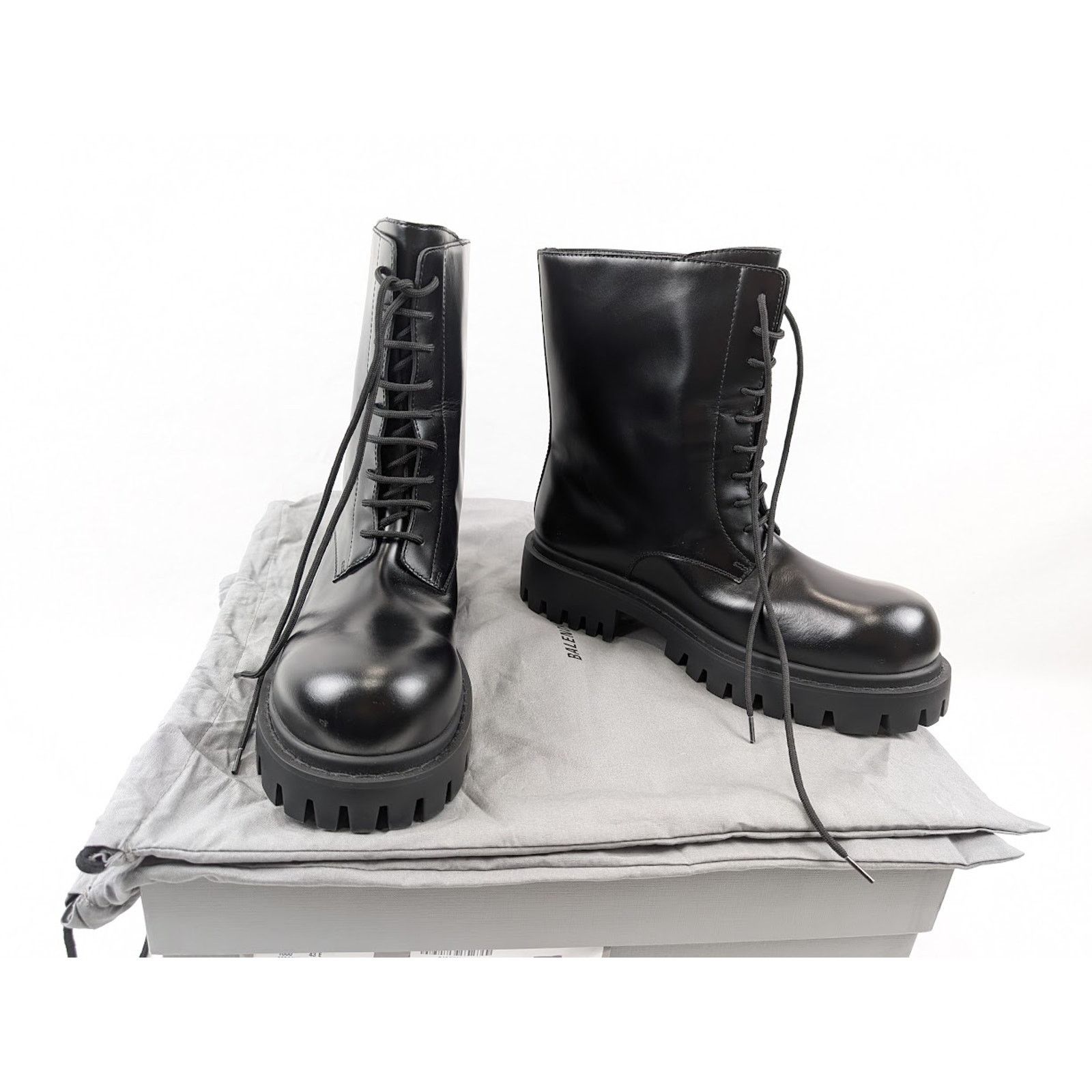 Balenciaga o1rshd1 Sergent Calf Bootie Calfskin Lux in Black Size US 11 / EU 44 - 19 Thumbnail