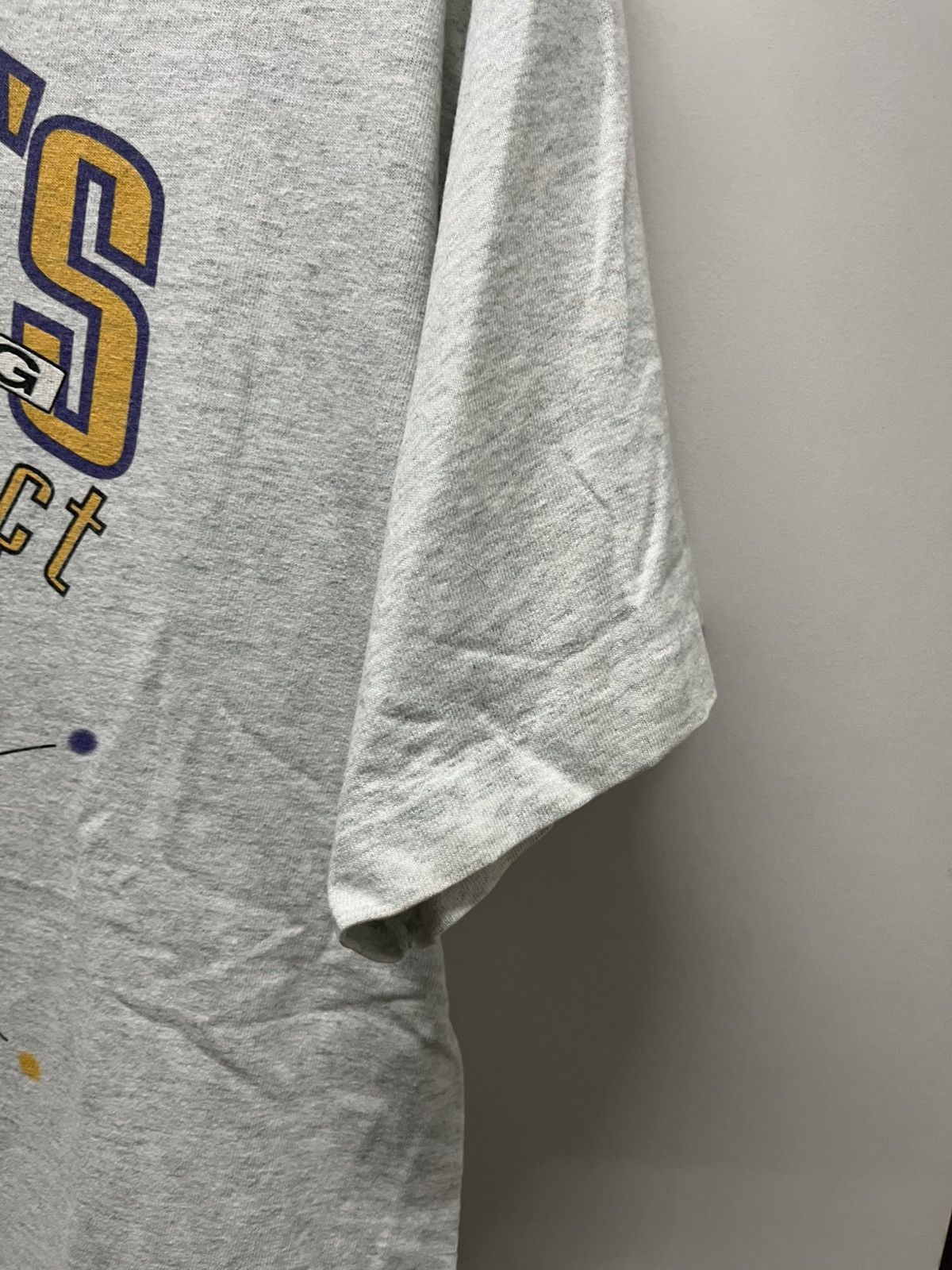 NBA Vintage 90s LA Lakers Magic Johnson NBA T-Shirt Size US L / EU 52-54 / 3 - 5 Thumbnail