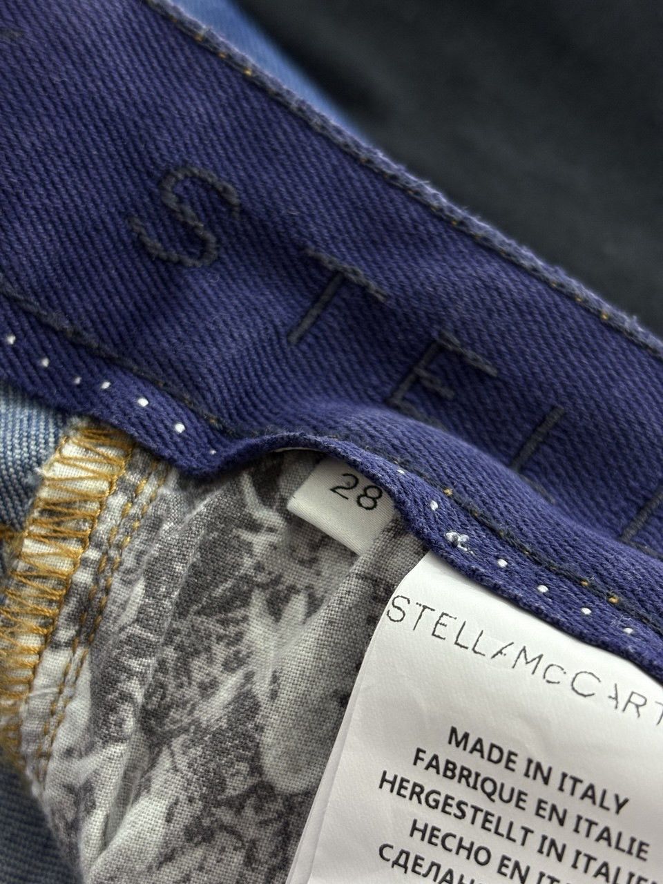 Stella McCartney Stella McCartney Rhinestones Floral Mid Rise Straight Jeans Size 28" / US 6 / IT 42 - 19 Thumbnail