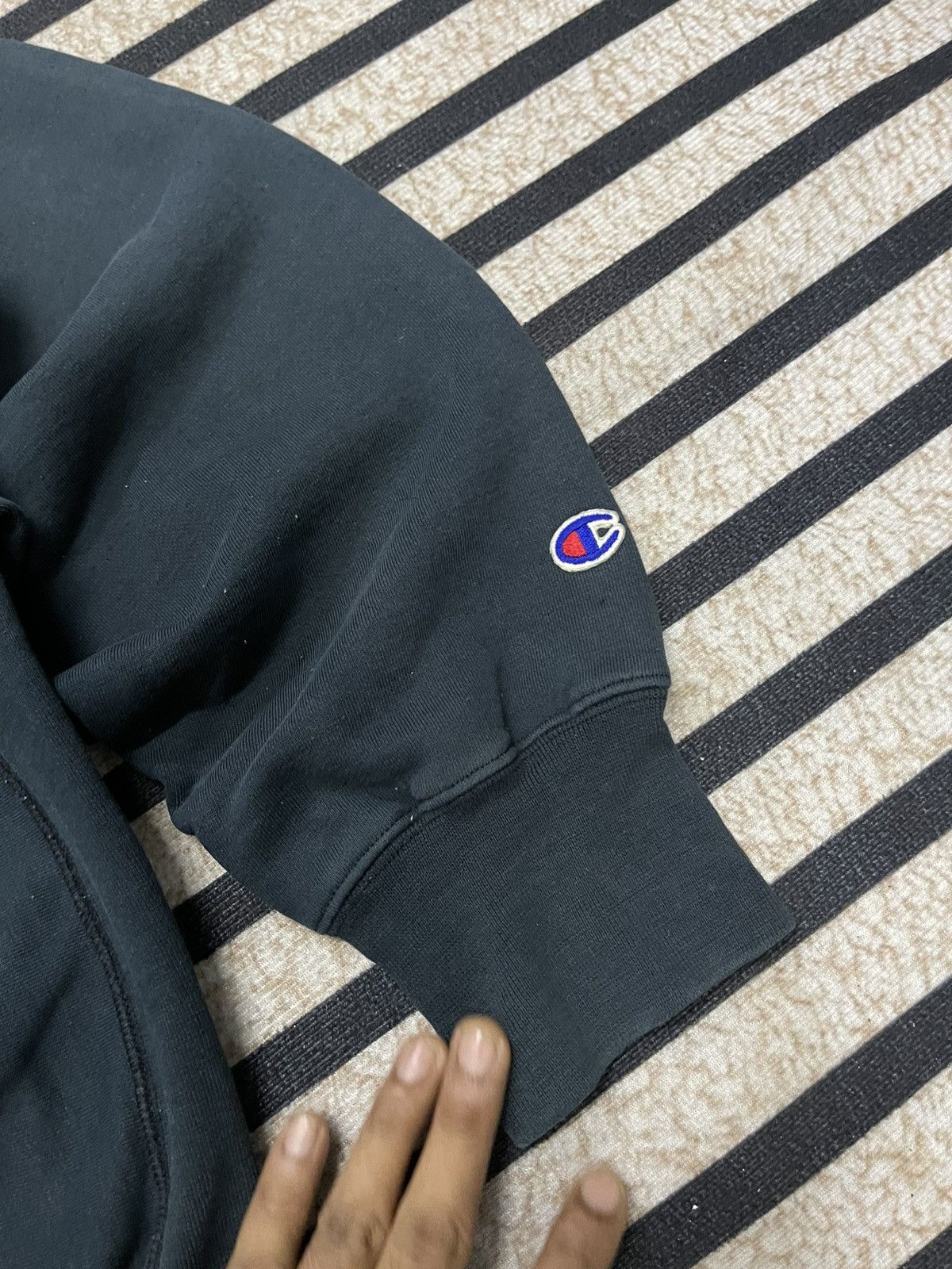 Champion × Supreme VINTAGE 1997 CHAMPION X SUPREME CREWNECK RARE COLOUR L Size US L / EU 52-54 / 3 - 7 Thumbnail