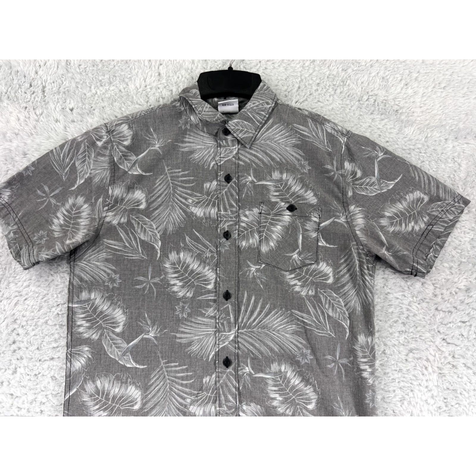 Vintage DC Shoes Button-Down Shirt - Men's Small Gray Palm Leaf Cotton Knit Pocket, Floral Print, Short Sleeve, Casual Wear Size US S / EU 44-46 / 1 - 4 Thumbnail