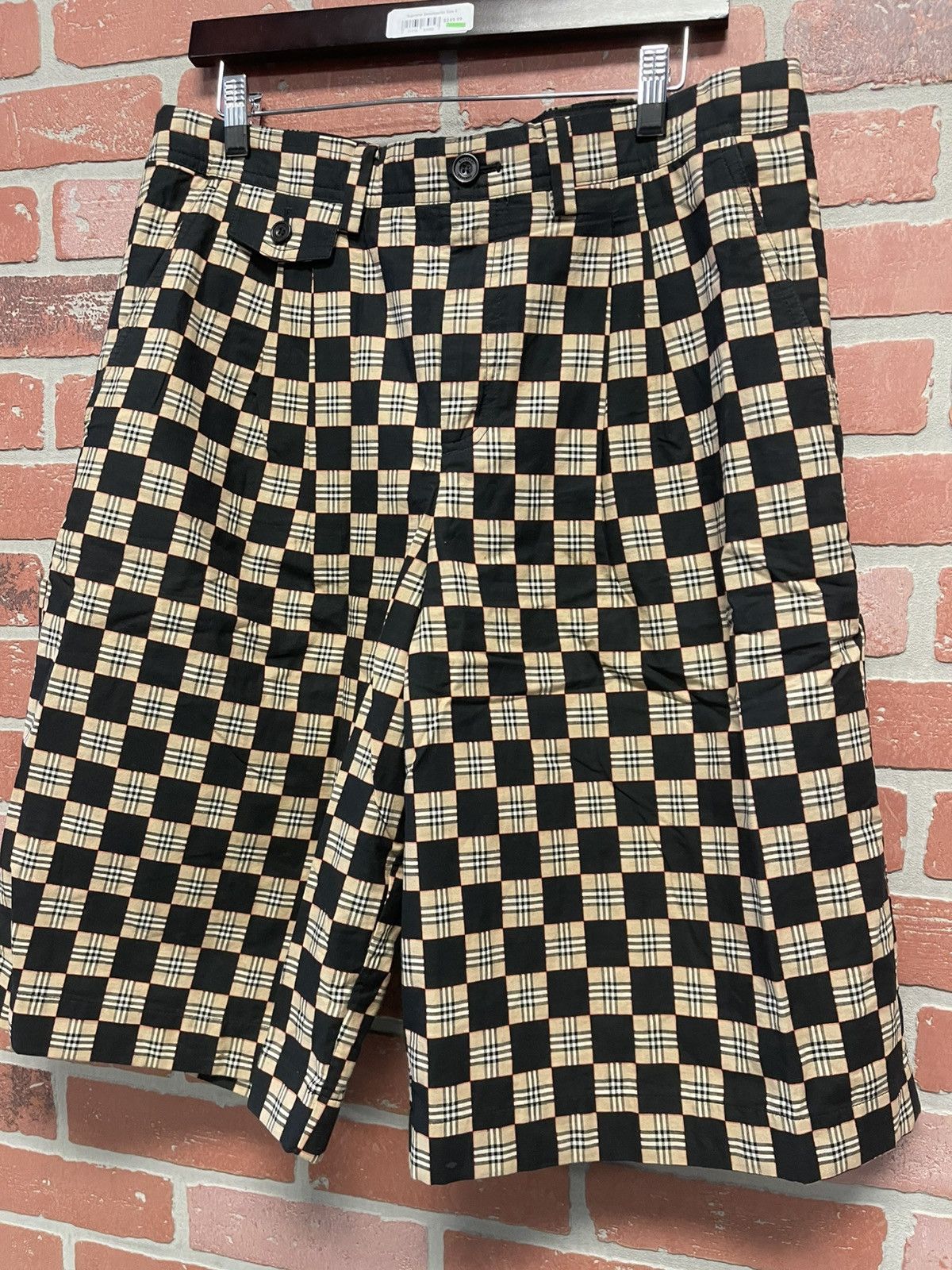 Burberry Size 52 - Burberry Checkered Tailored Shorts Black/Multi Size US 38 / EU 54 - 3 Thumbnail