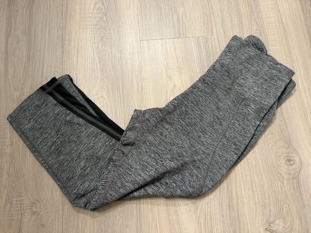 Champion Champion (Size M) Size 30" / US 8 / IT 44 - 1 Thumbnail
