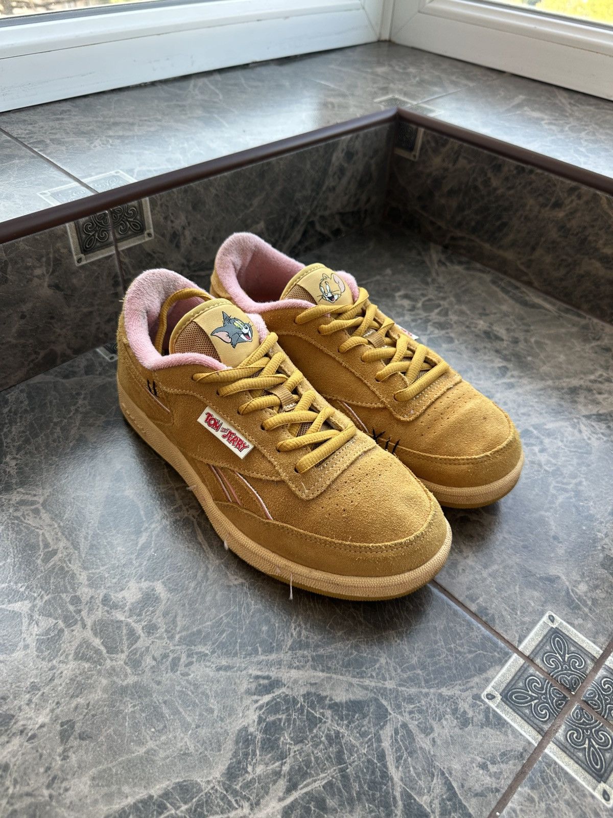 Reebok Reebok Tom & Jerry Club C 85 Limited Edition Cartoon Sneakers Size US 6.5 / IT 36.5 - 12 Thumbnail
