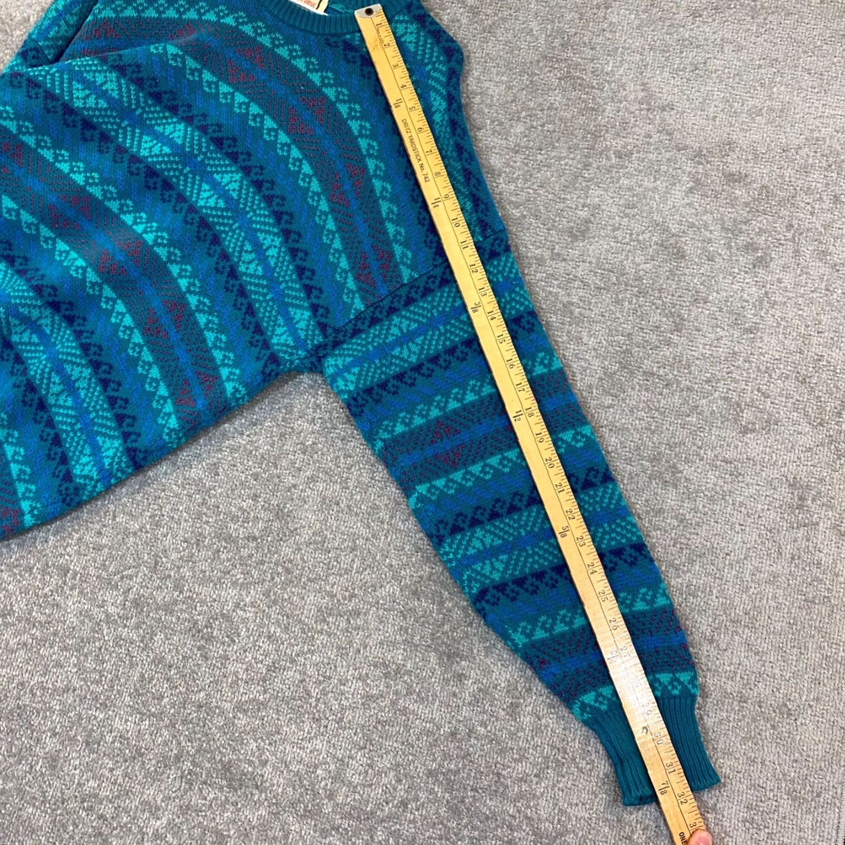Vintage VINTAGE ALAN PAINE Sweater Mens Large 44 Blue Geometric Pullover Crewneck Jumper England Size US L / EU 52-54 / 3 - 5 Thumbnail