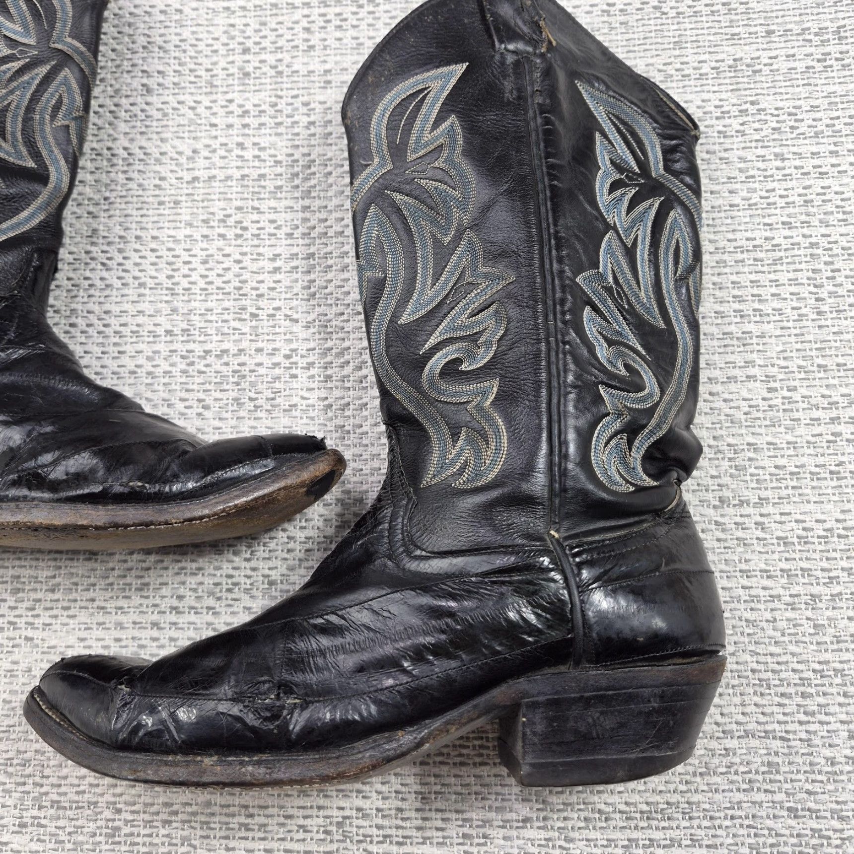 Justin Boots VINTAGE not applicable; proceed with rearranged title from original: Justin Western Cowboy Boots Mens 10.5 2E Black Leather Pointed Toe Size US 11 / EU 44 - 5 Thumbnail