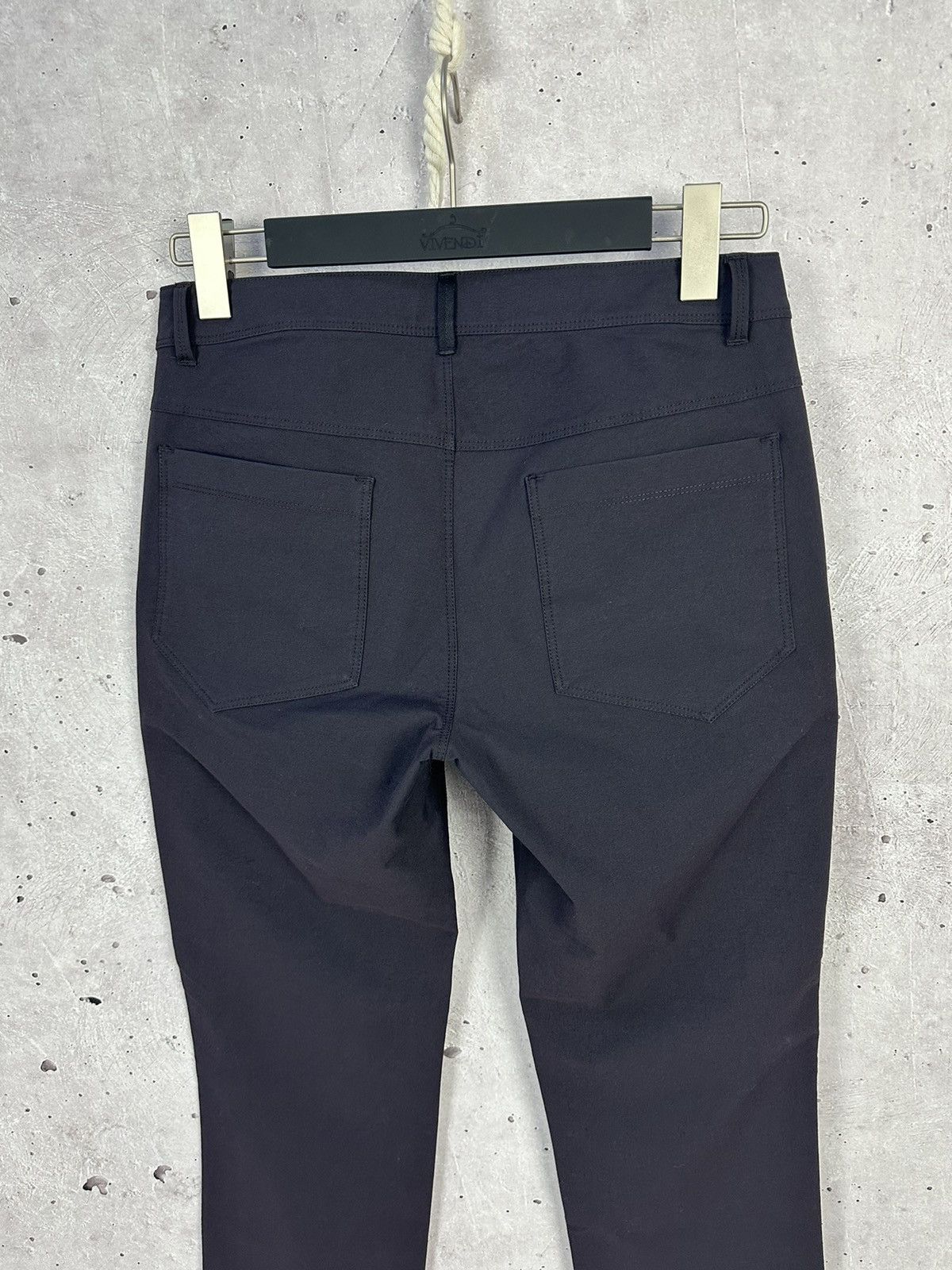 Arc'teryx Arc’teryx Eggplant Zip Pocket Women’s Basic Pants Size 28" / US 6 / IT 42 - 6 Thumbnail