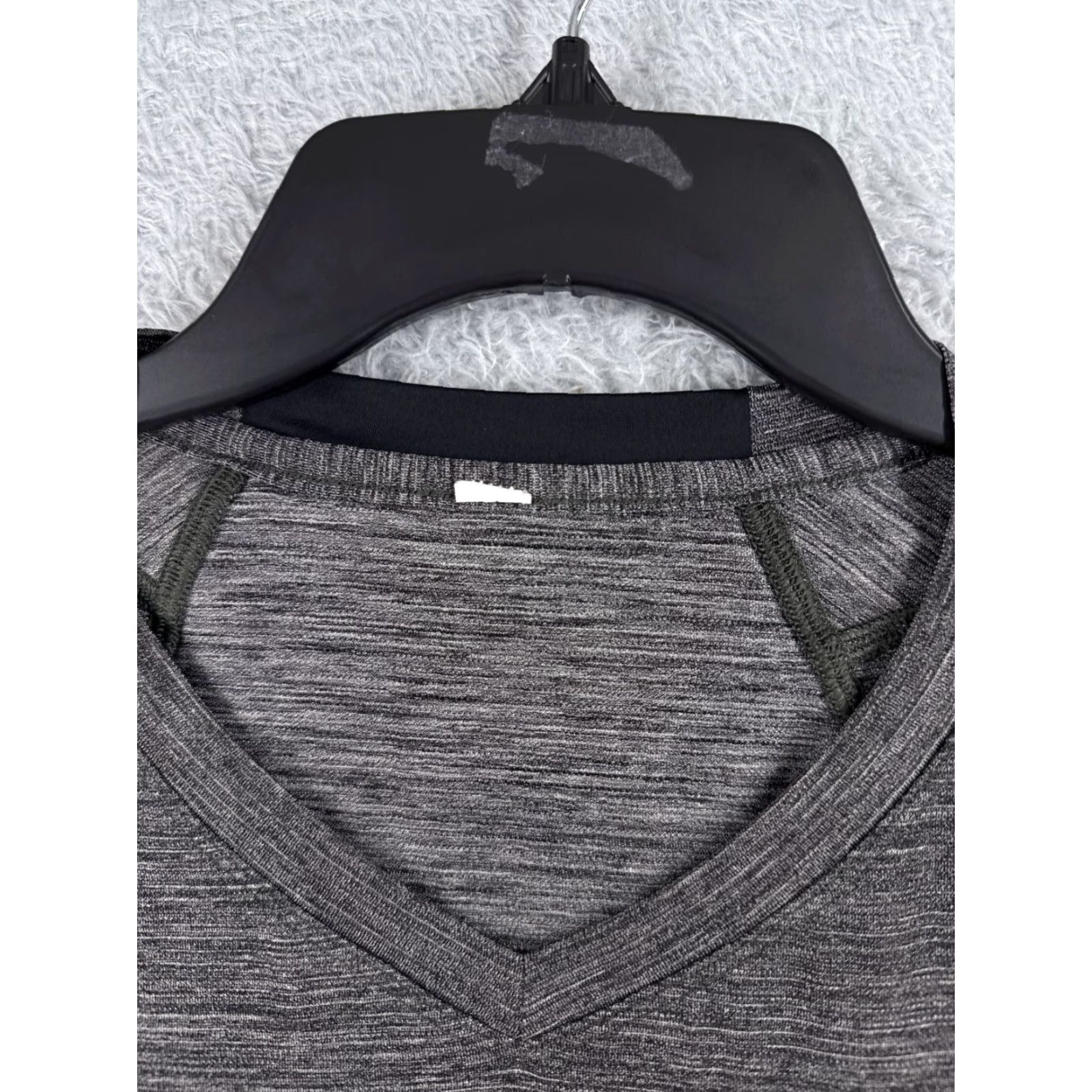 Lululemon Lululemon Shirt Men Small Gray Short Sleeve V-Neck Pocket Gym Workout Casual Shirt Mens Small Gray V-Neck Short Sleeve Pocket Size US S / EU 44-46 / 1 - 7 Thumbnail