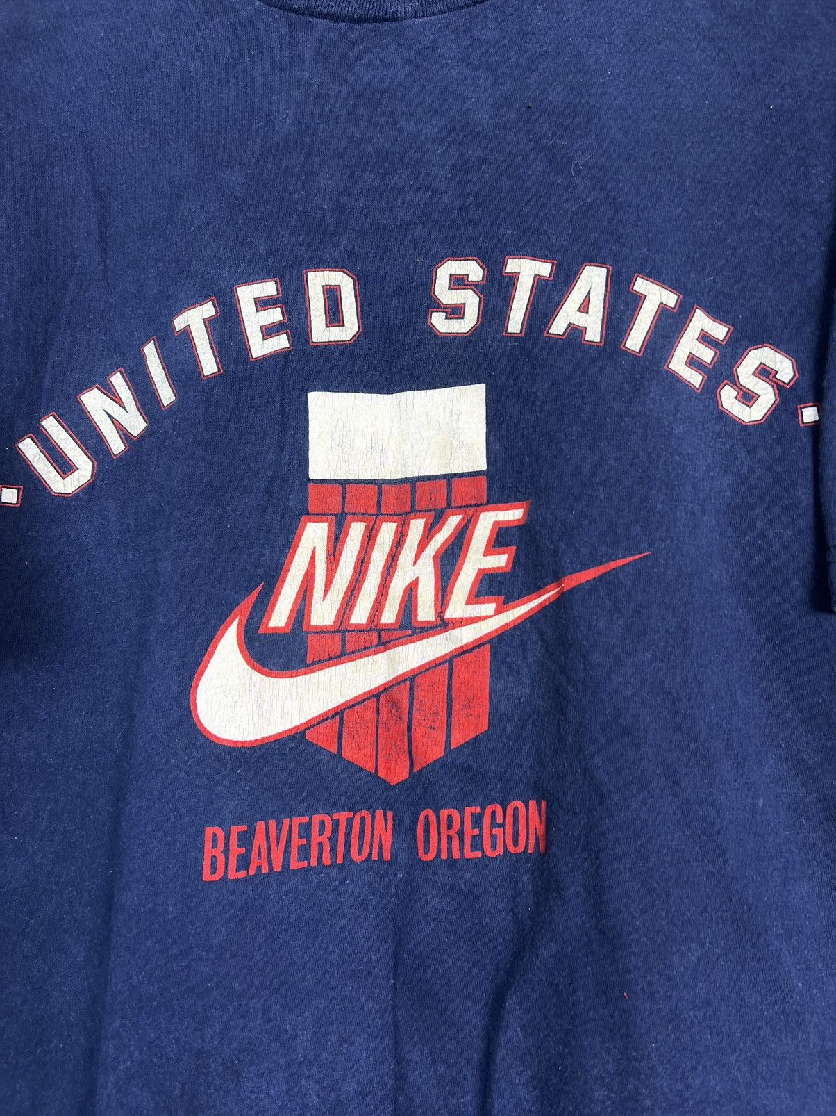 Nike × Vintage Tshirt Nike United States Beverton Oregon Vintage 80’s Size US M / EU 48-50 / 2 - 4 Thumbnail