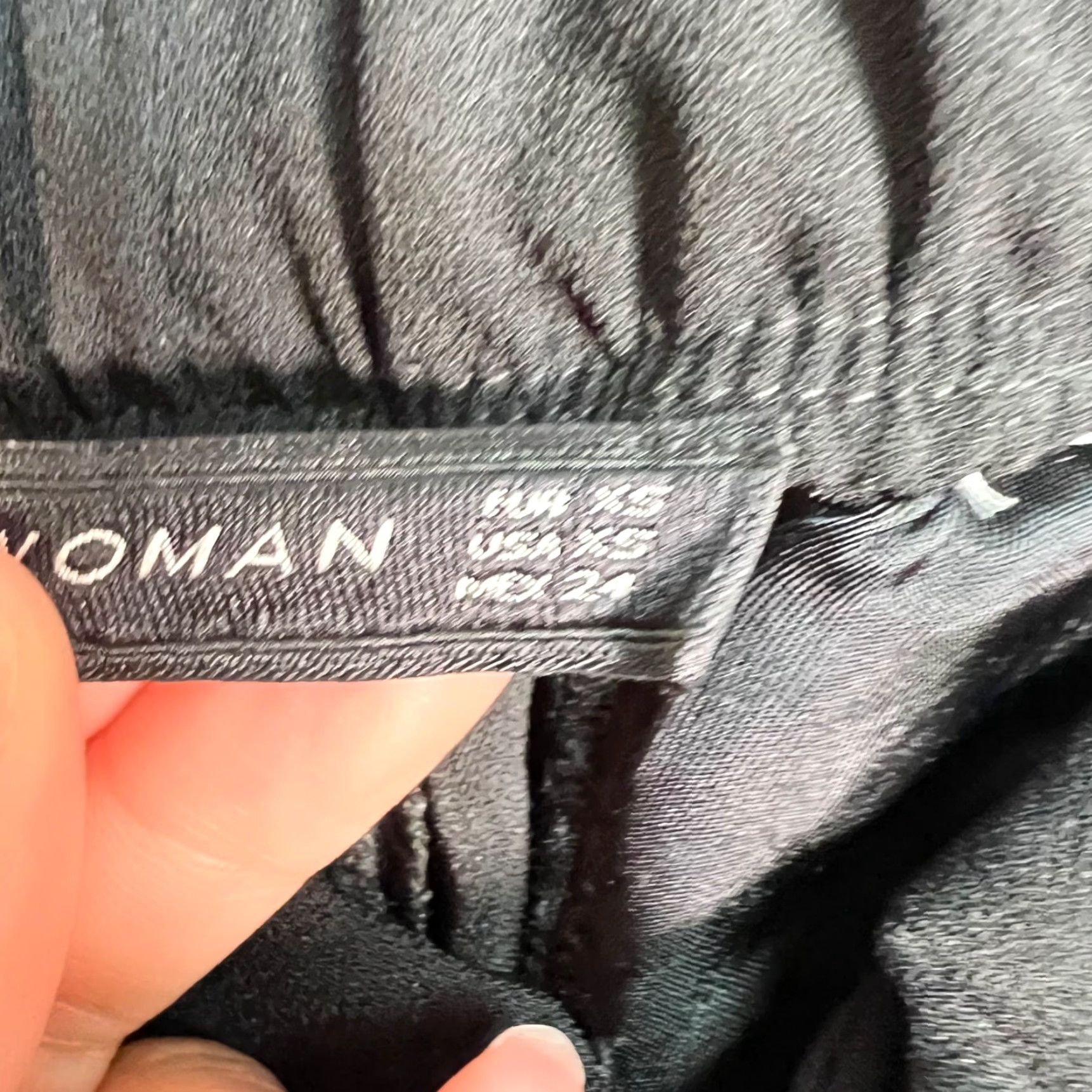 Zara Zara Woman Size Small Black Trousers Tapered Leg Pants Polyester Elastane Mockup: Dress Jeans? Size 28" / US 6 / IT 42 - 4 Thumbnail