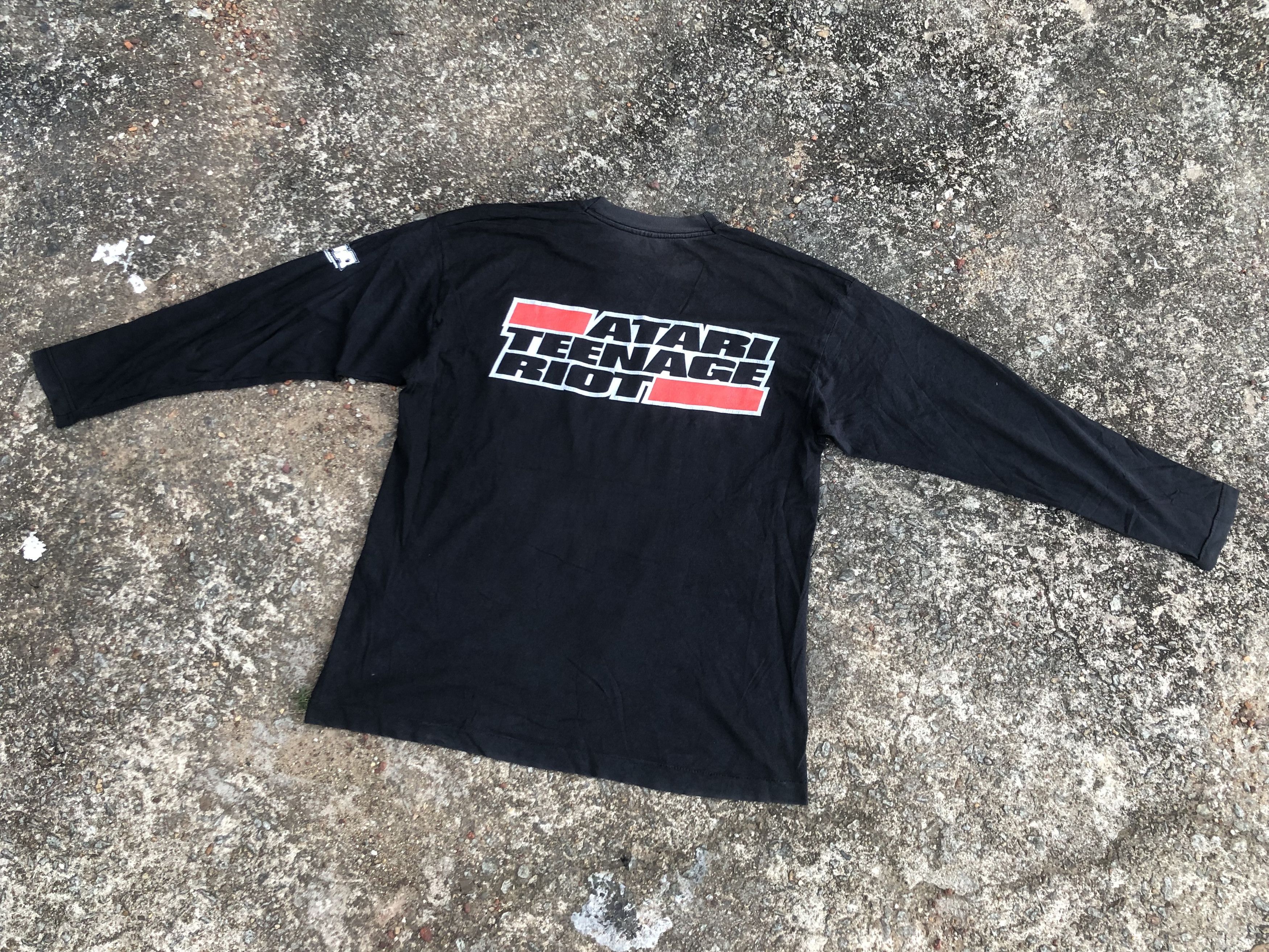Band Tees 🔥Vintage 90s ATR ATARI TEENAGE RIOT Longsleeve Band T-Shirt Size US L / EU 52-54 / 3 - 2 Thumbnail