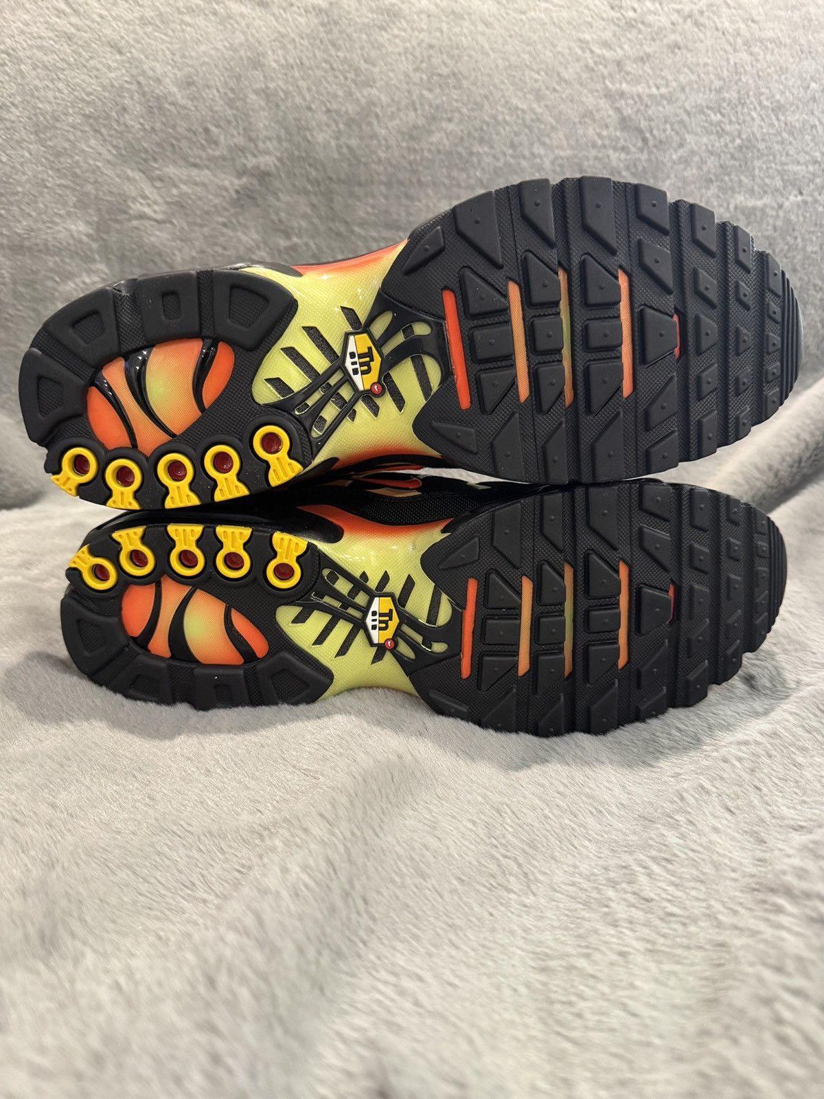 Nike Nike Air Max Plus Sunrise PROMO SAMPLE DM0032-028 DS OG ALL Size US 11 / EU 44 - 7 Thumbnail