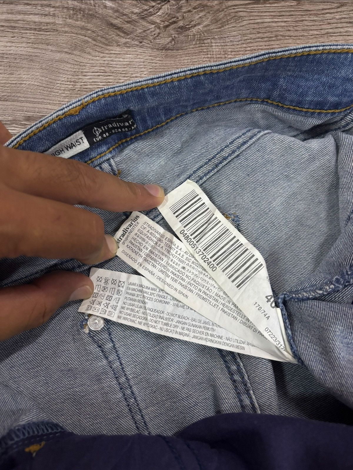 Other Stradivarius Distressed Highwaist Jeans Size 30" / US 8 / IT 44 - 7 Thumbnail